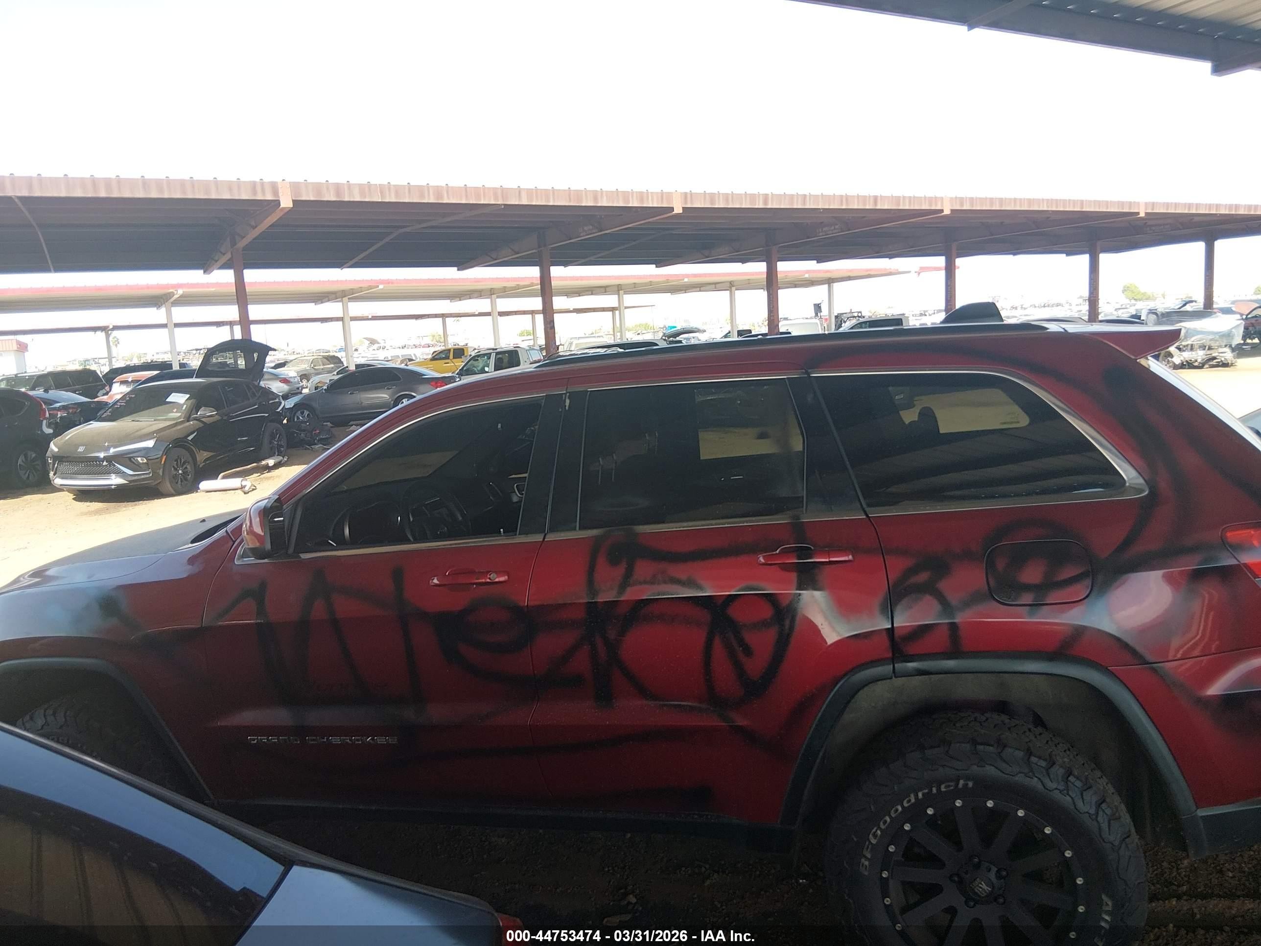 2015 Jeep Grand Cherokee Laredo Red vin: 1C4RJFAG8FC697072