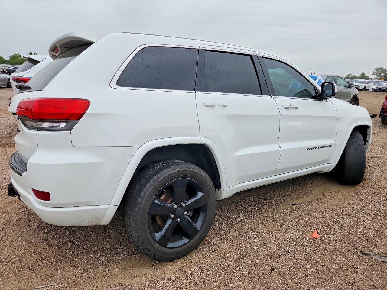 2015 Jeep Grand Cherokee Laredo White vin: 1C4RJFAG8FC758999