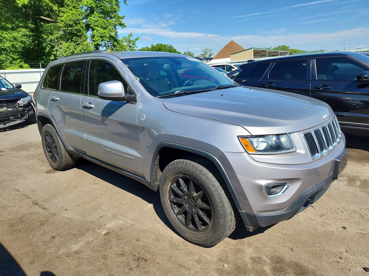 2015 Jeep Grand Cherokee Laredo Silver vin: 1C4RJFAG8FC797172