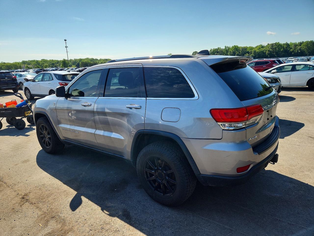 2015 Jeep Grand Cherokee Laredo Silver vin: 1C4RJFAG8FC797172