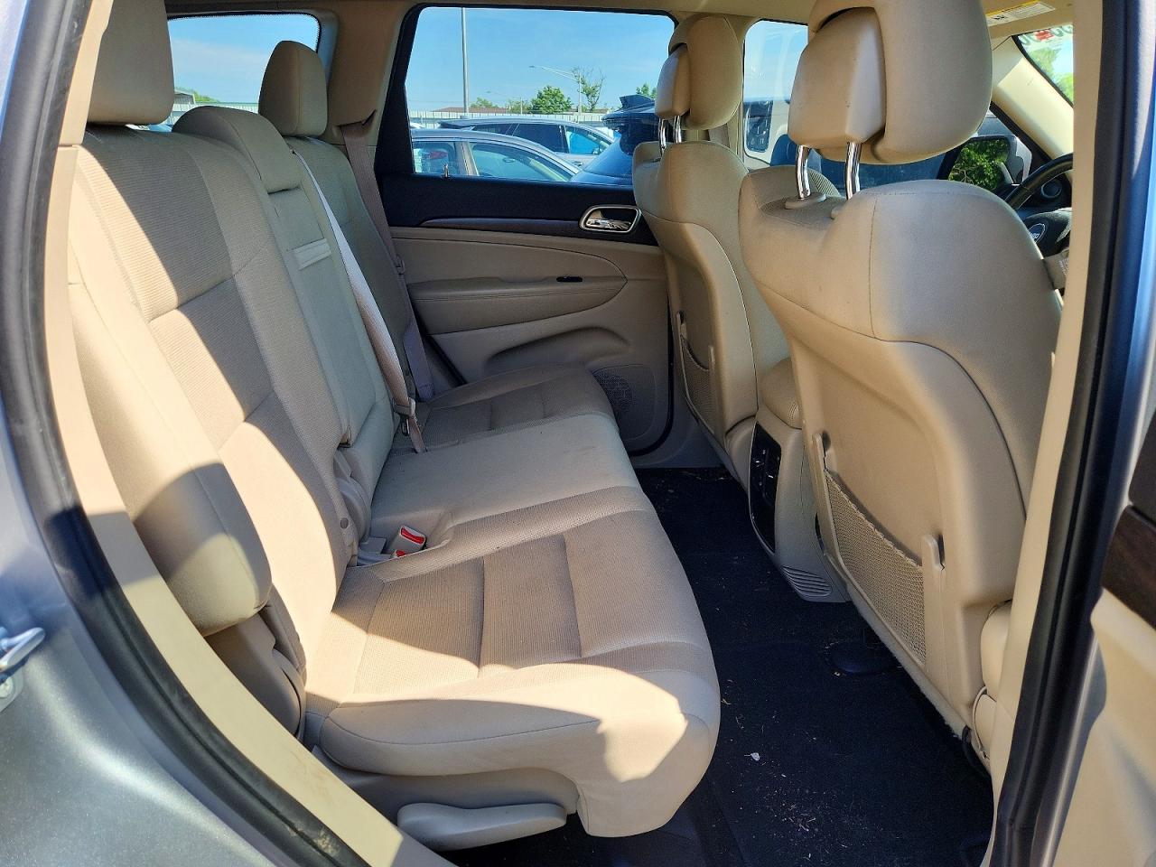 2015 Jeep Grand Cherokee Laredo Silver vin: 1C4RJFAG8FC797172