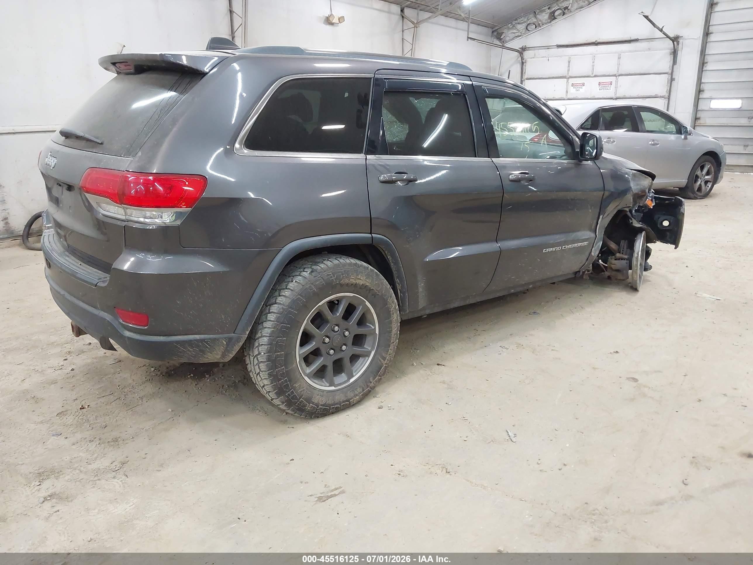 2015 Jeep Grand Cherokee Laredo Gray vin: 1C4RJFAG8FC846015