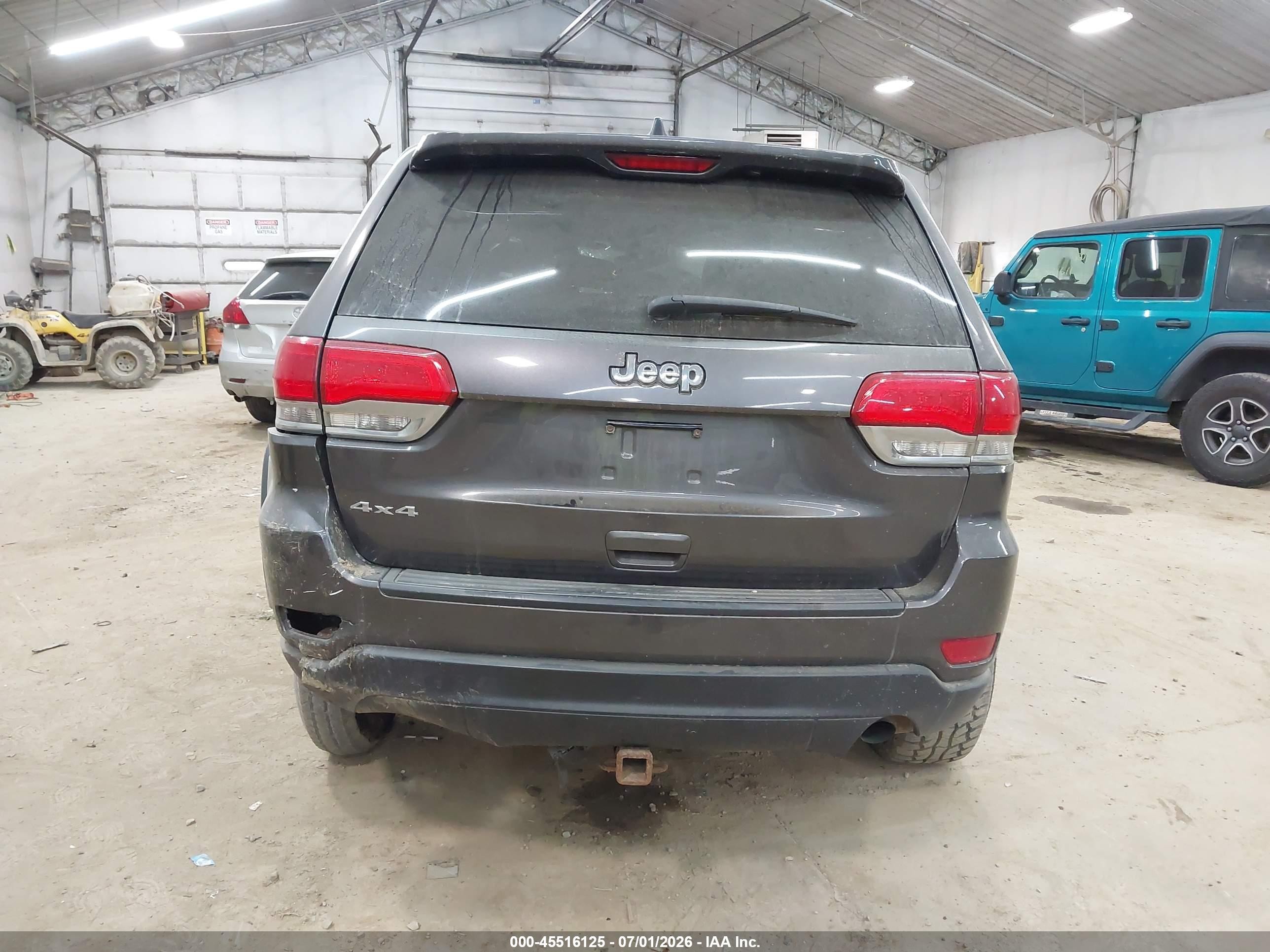 2015 Jeep Grand Cherokee Laredo Gray vin: 1C4RJFAG8FC846015