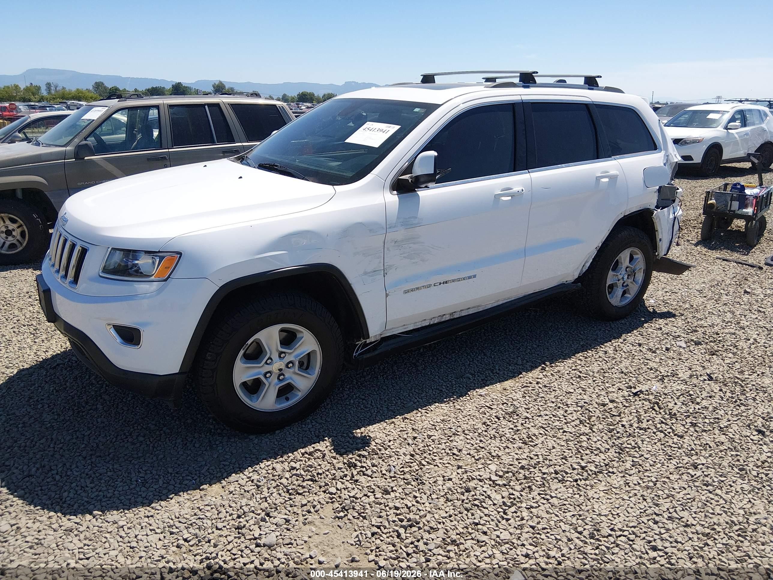 2015 Jeep Grand Cherokee Laredo White vin: 1C4RJFAG8FC858584