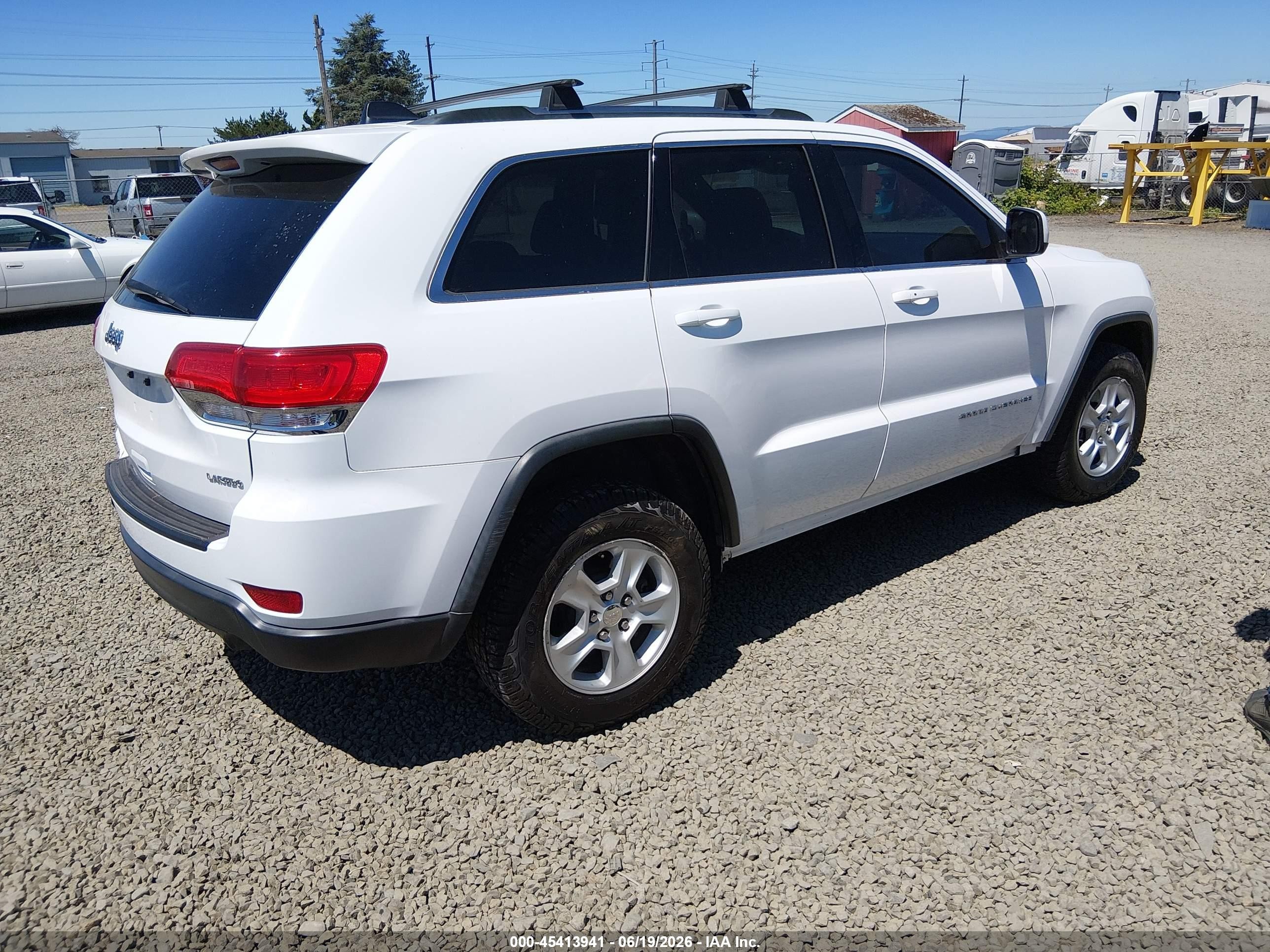 2015 Jeep Grand Cherokee Laredo White vin: 1C4RJFAG8FC858584