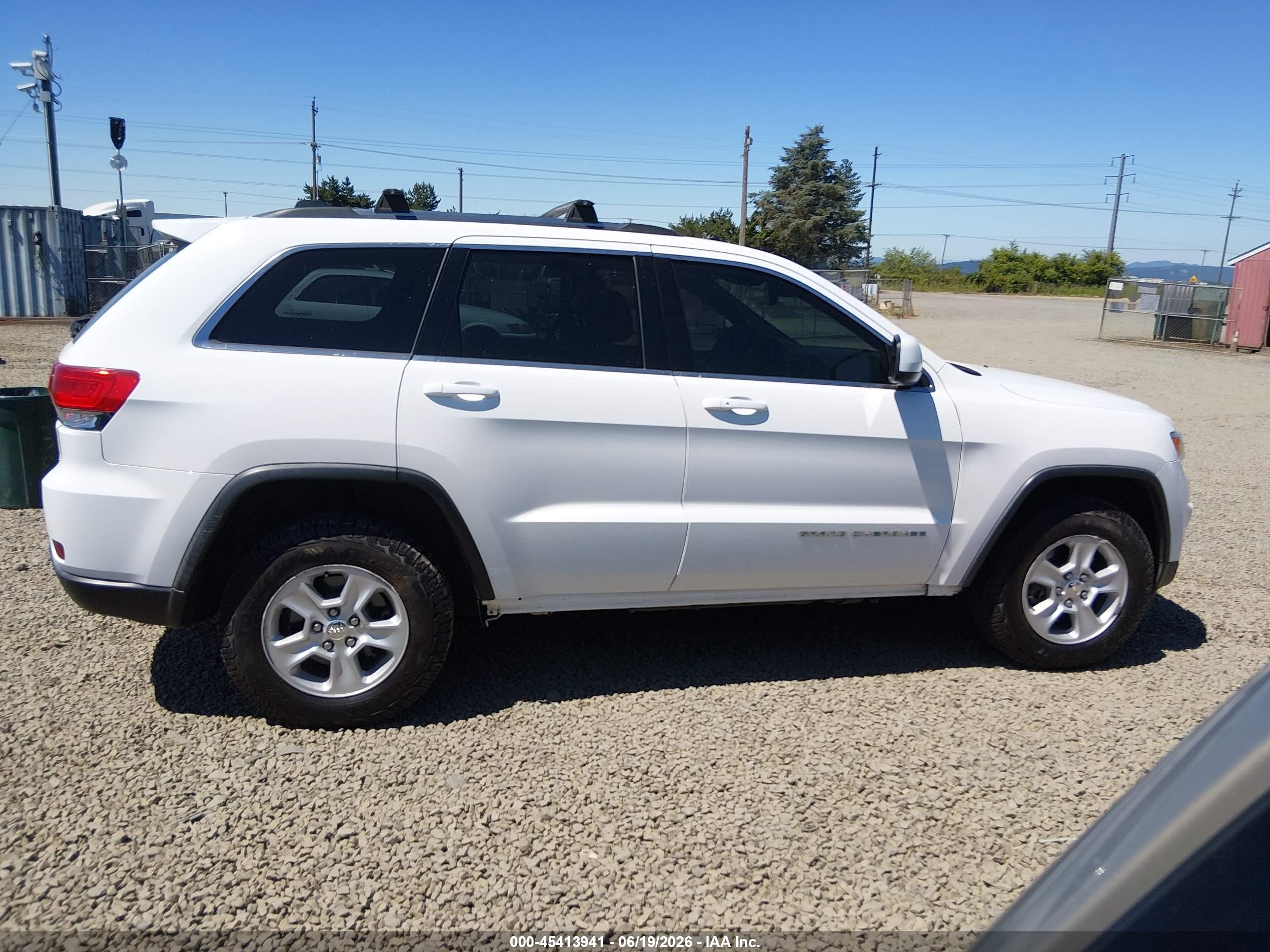 2015 Jeep Grand Cherokee Laredo White vin: 1C4RJFAG8FC858584
