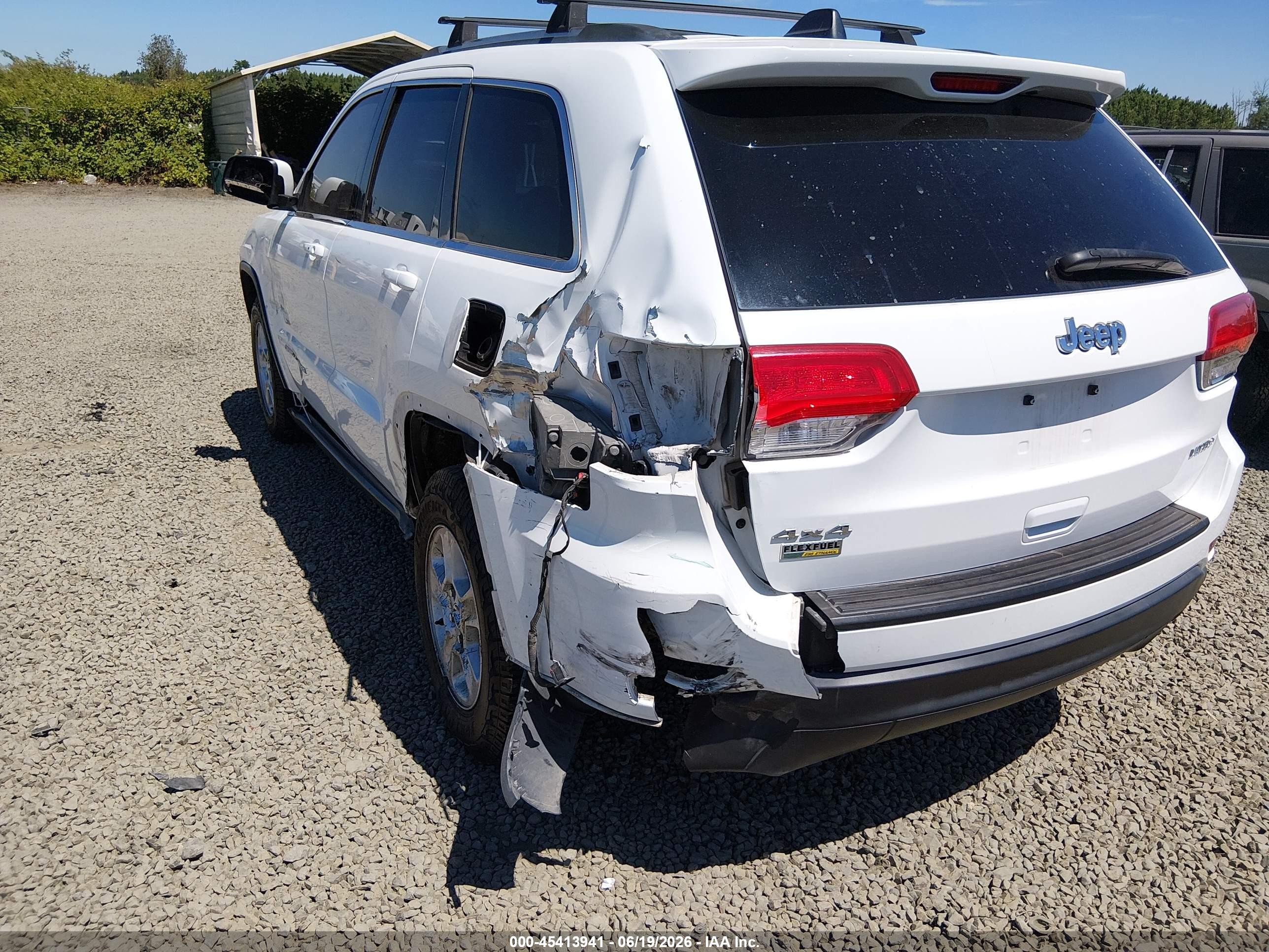 2015 Jeep Grand Cherokee Laredo White vin: 1C4RJFAG8FC858584