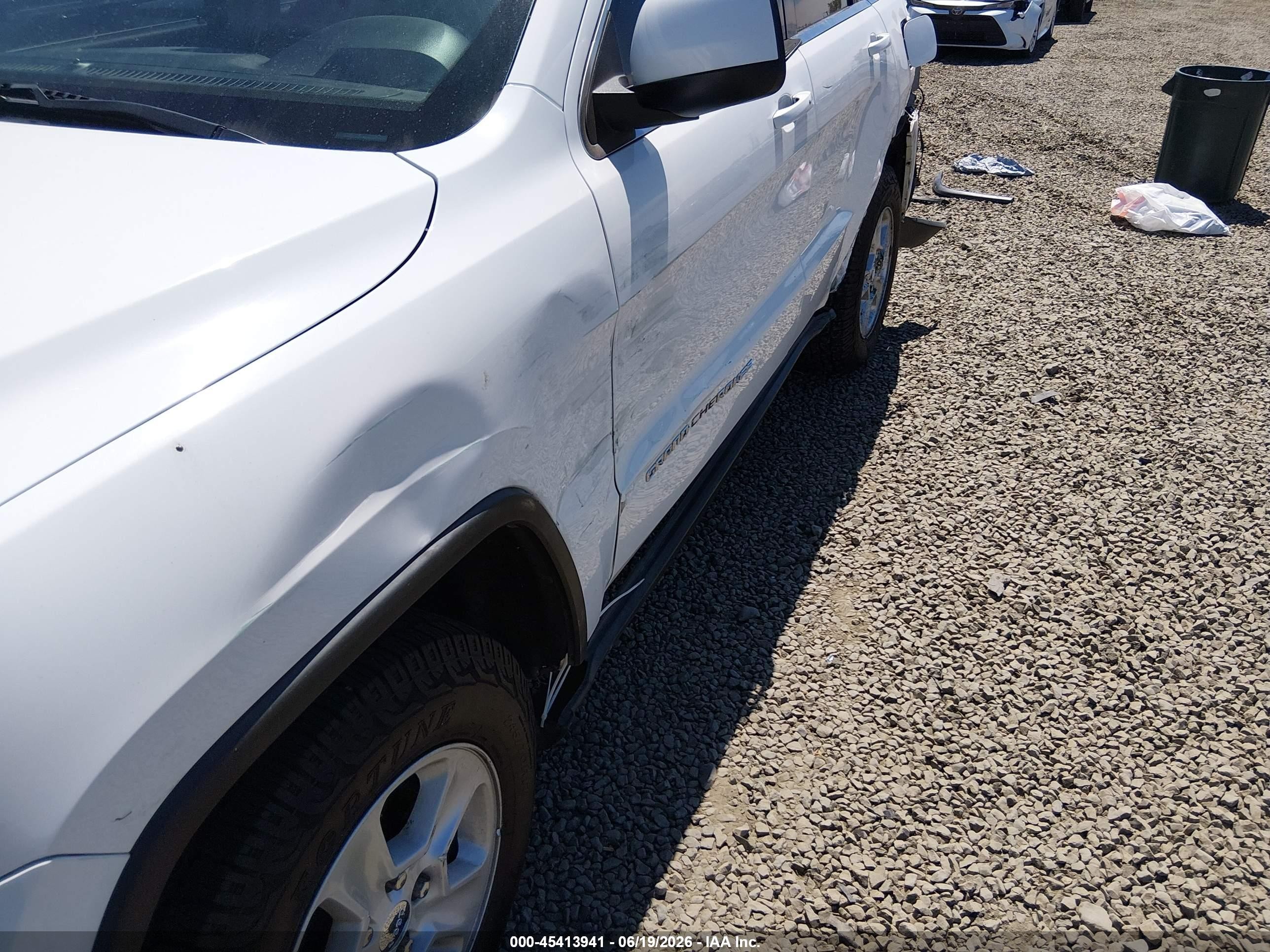 2015 Jeep Grand Cherokee Laredo White vin: 1C4RJFAG8FC858584