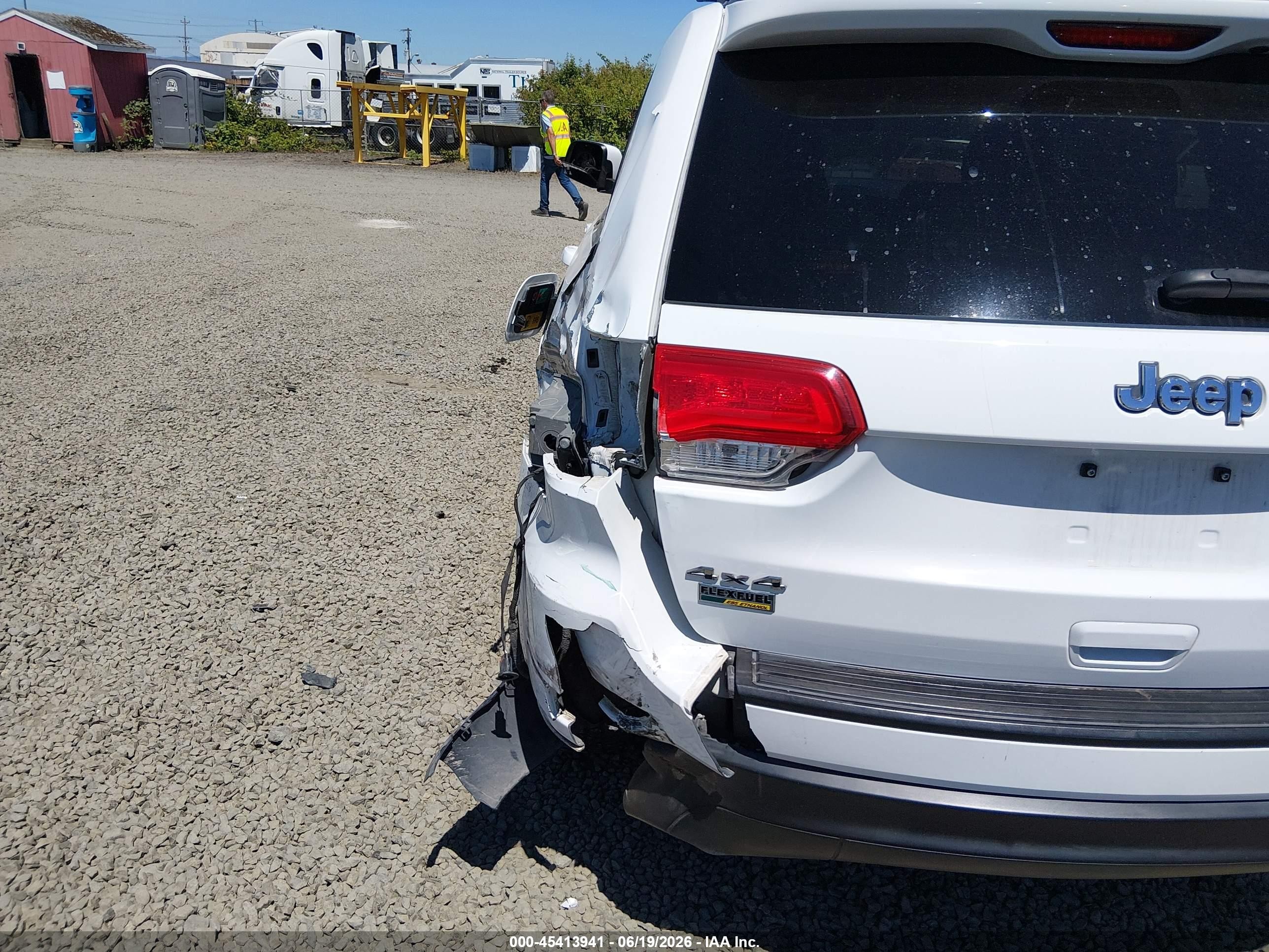 2015 Jeep Grand Cherokee Laredo White vin: 1C4RJFAG8FC858584
