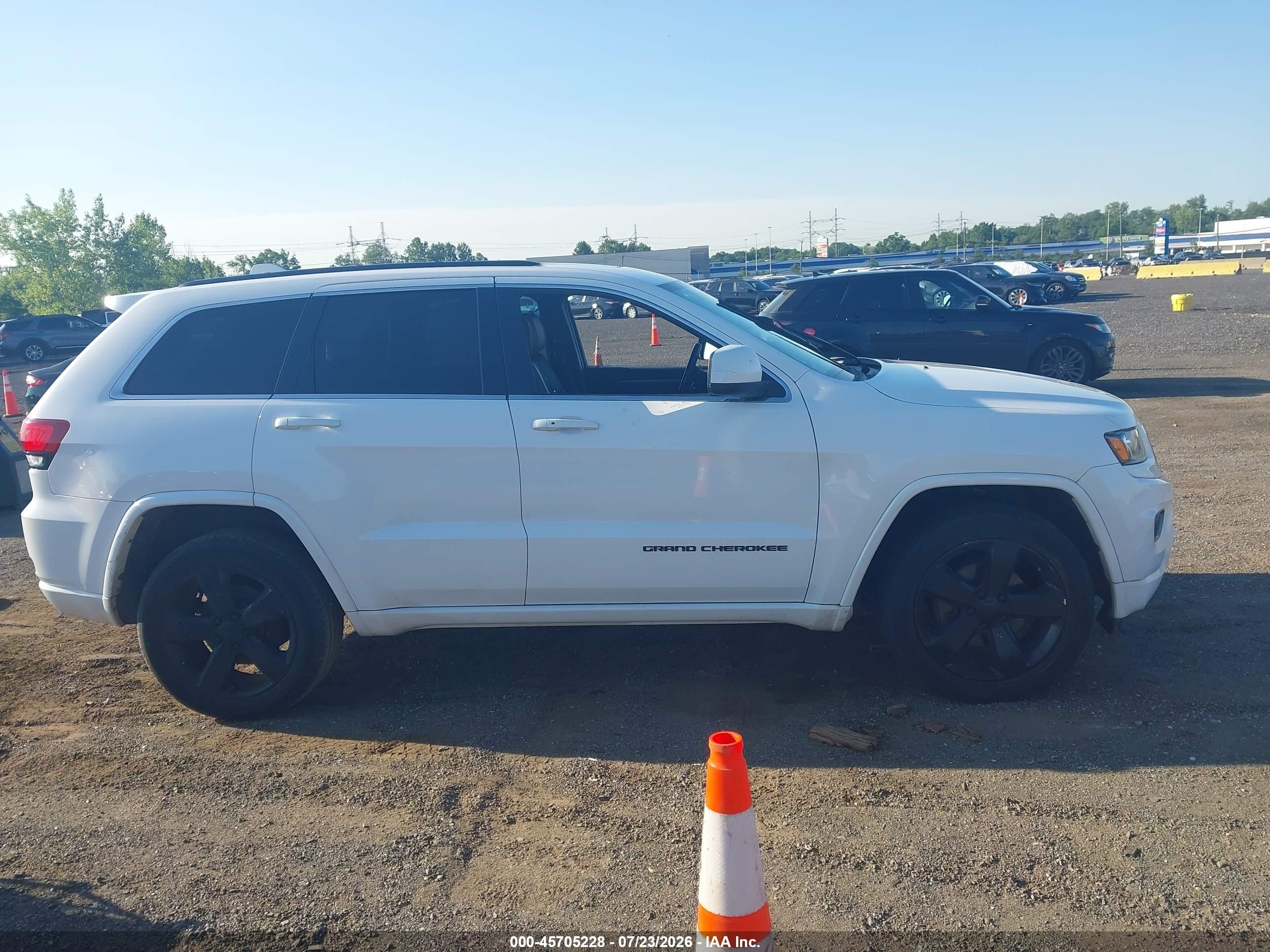 2015 Jeep Grand Cherokee Altitude White vin: 1C4RJFAG8FC941318