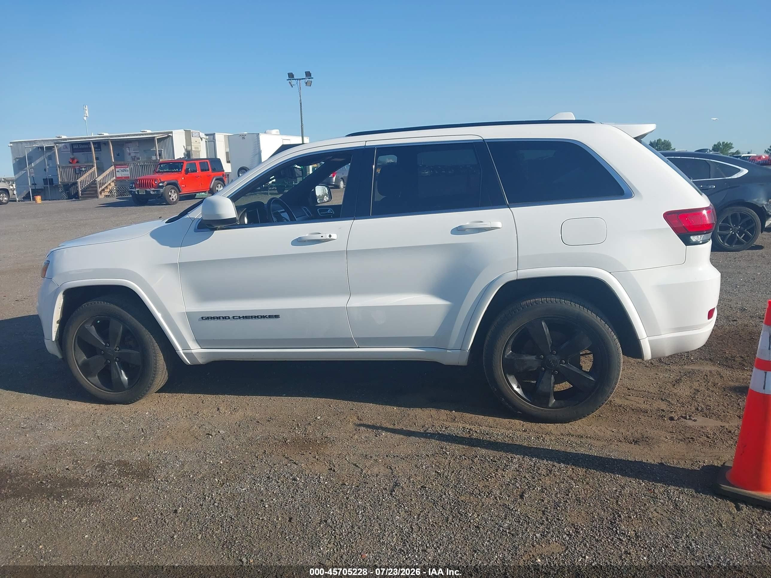 2015 Jeep Grand Cherokee Altitude White vin: 1C4RJFAG8FC941318