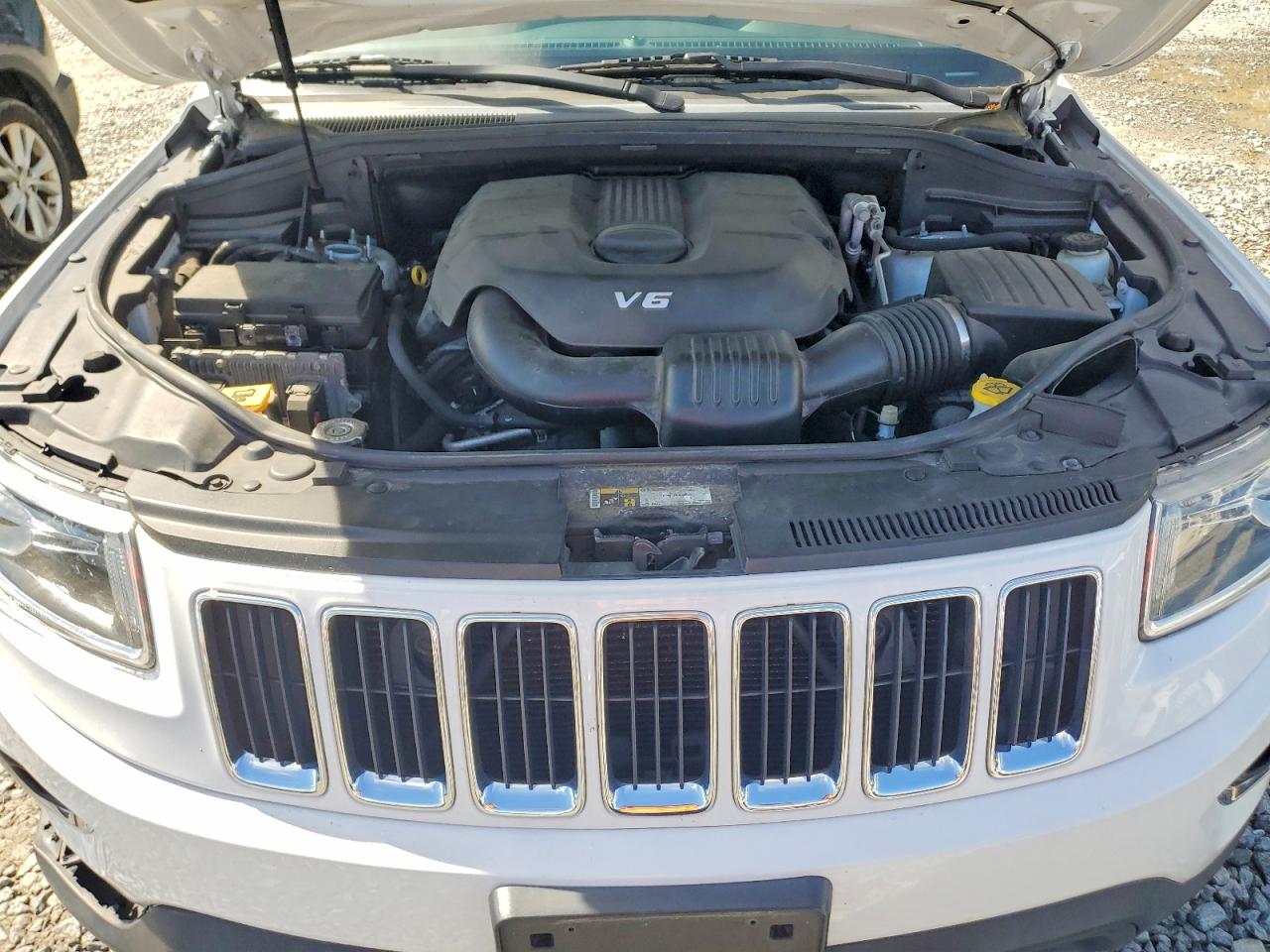2015 Jeep Grand Cherokee Laredo White vin: 1C4RJFAG8FC949919