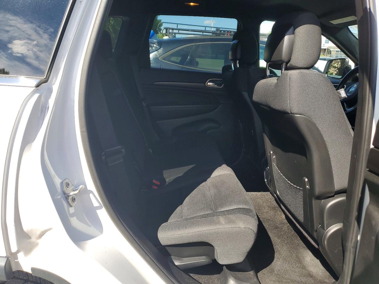 2015 Jeep Grand Cherokee Laredo White vin: 1C4RJFAG8FC949919