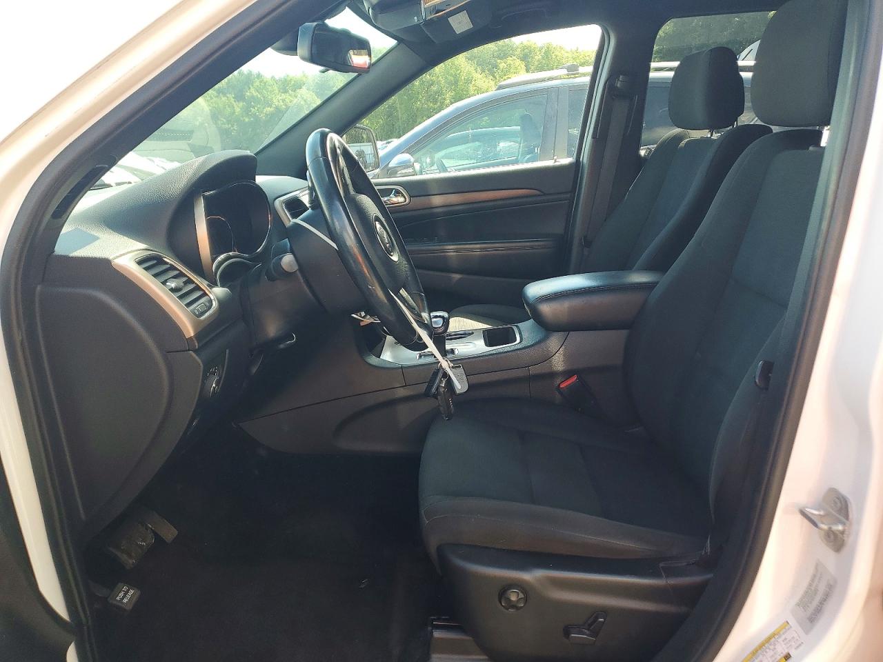 2015 Jeep Grand Cherokee Laredo White vin: 1C4RJFAG8FC949919