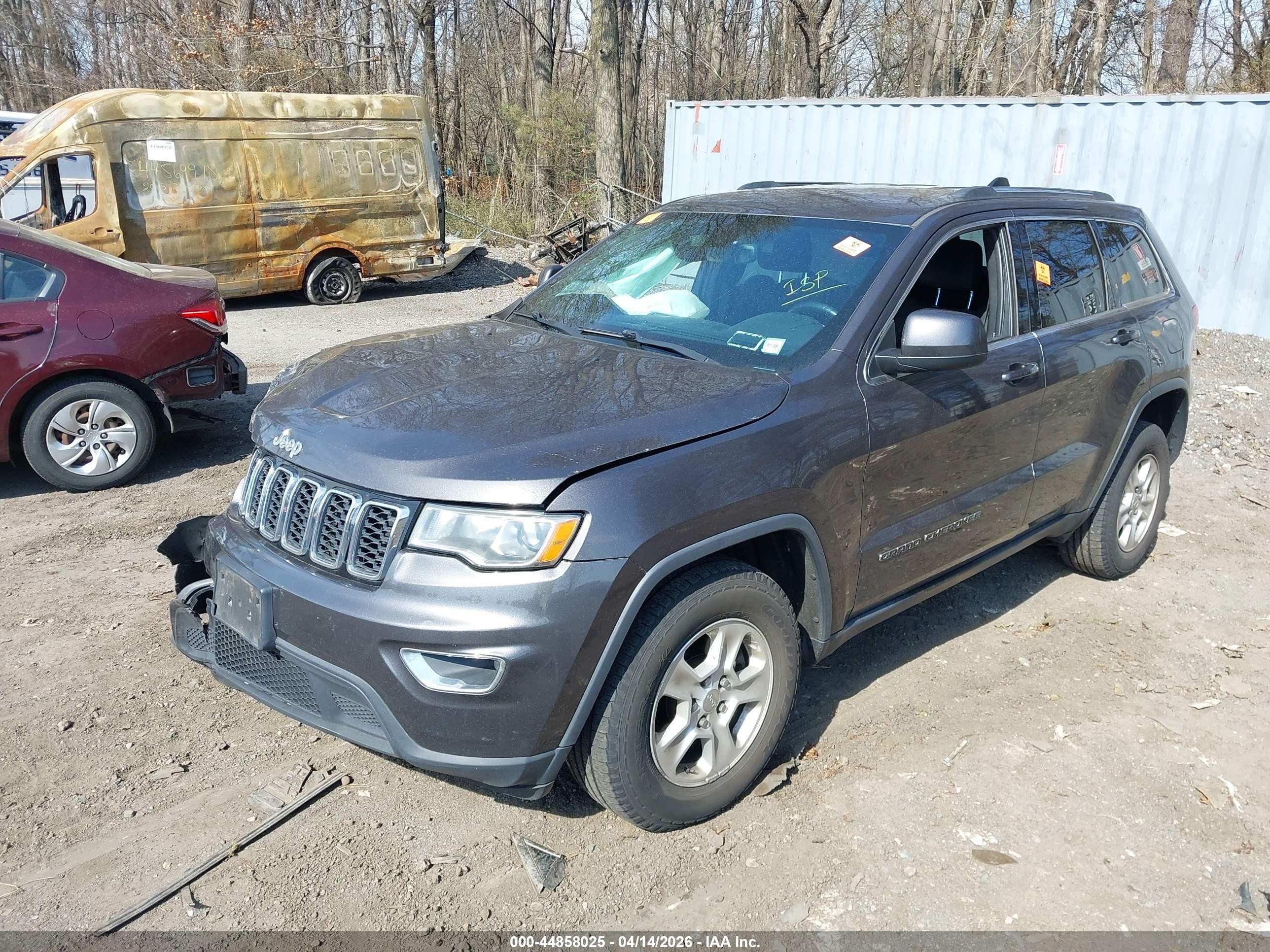 2017 Jeep Grand Cherokee Laredo 4x4 Gray vin: 1C4RJFAG8HC901002