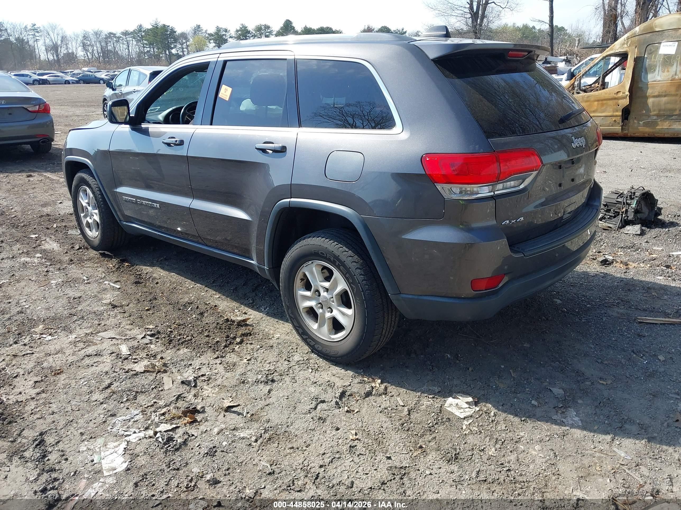 2017 Jeep Grand Cherokee Laredo 4x4 Gray vin: 1C4RJFAG8HC901002