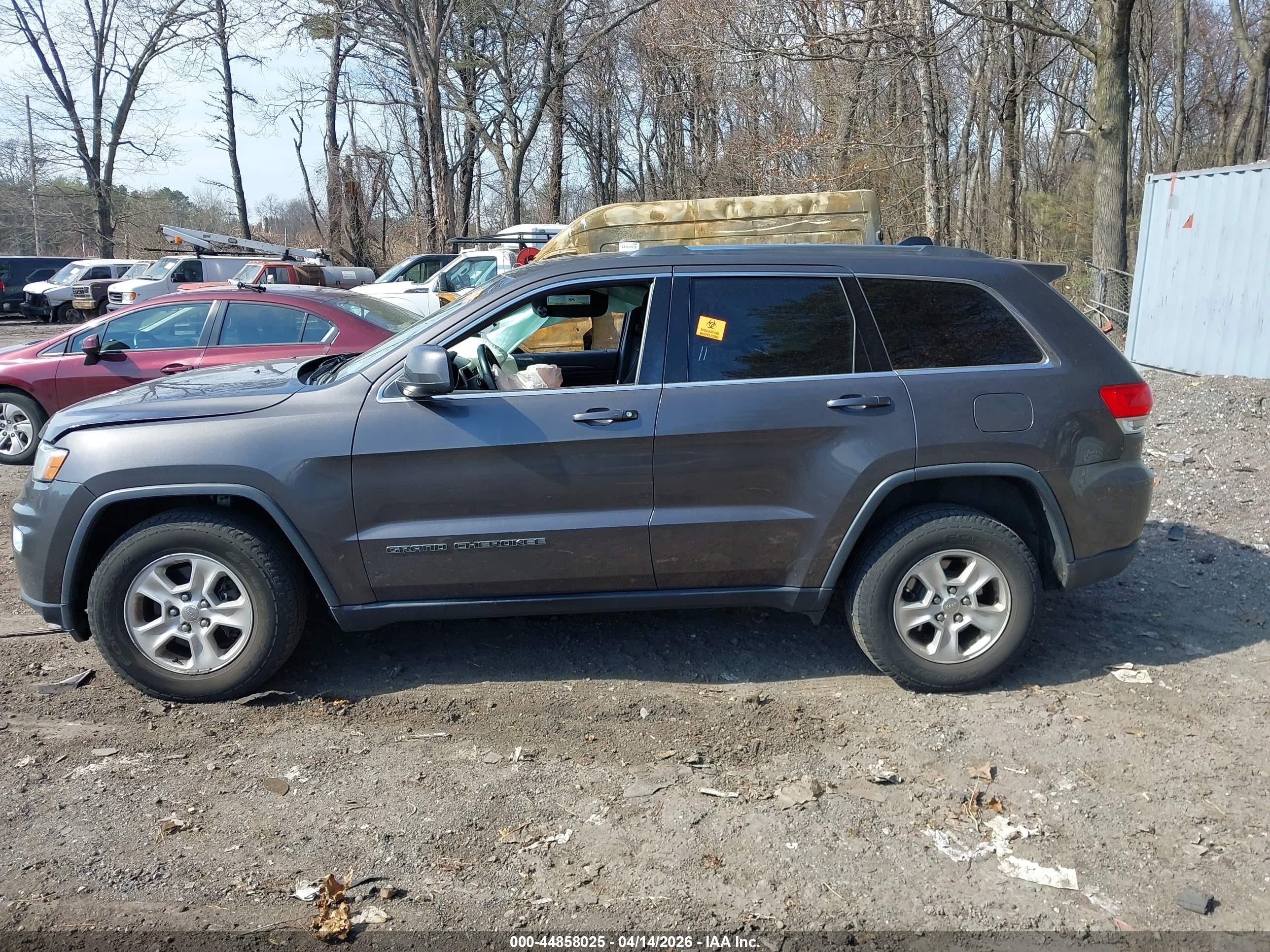 2017 Jeep Grand Cherokee Laredo 4x4 Gray vin: 1C4RJFAG8HC901002