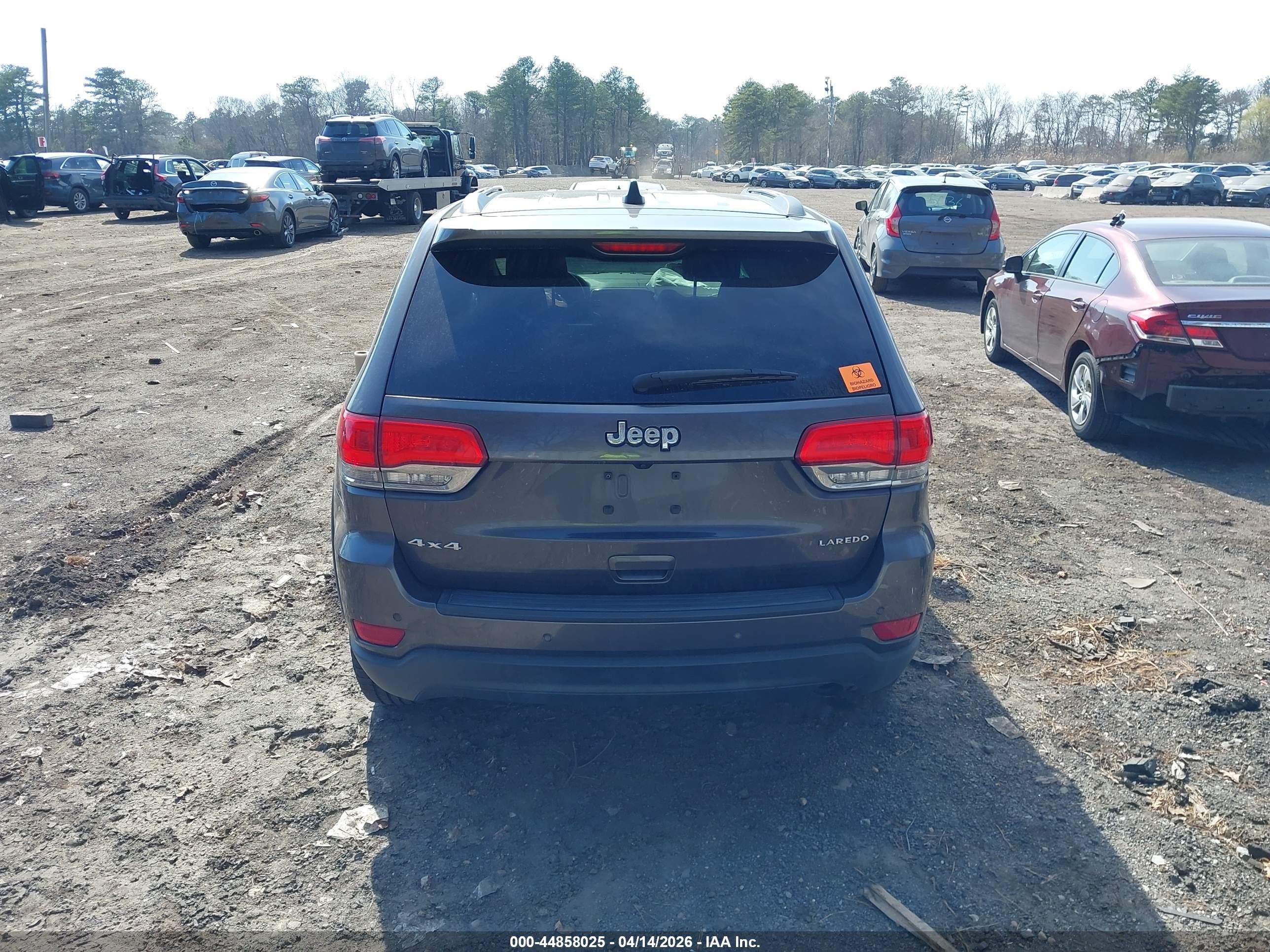 2017 Jeep Grand Cherokee Laredo 4x4 Gray vin: 1C4RJFAG8HC901002