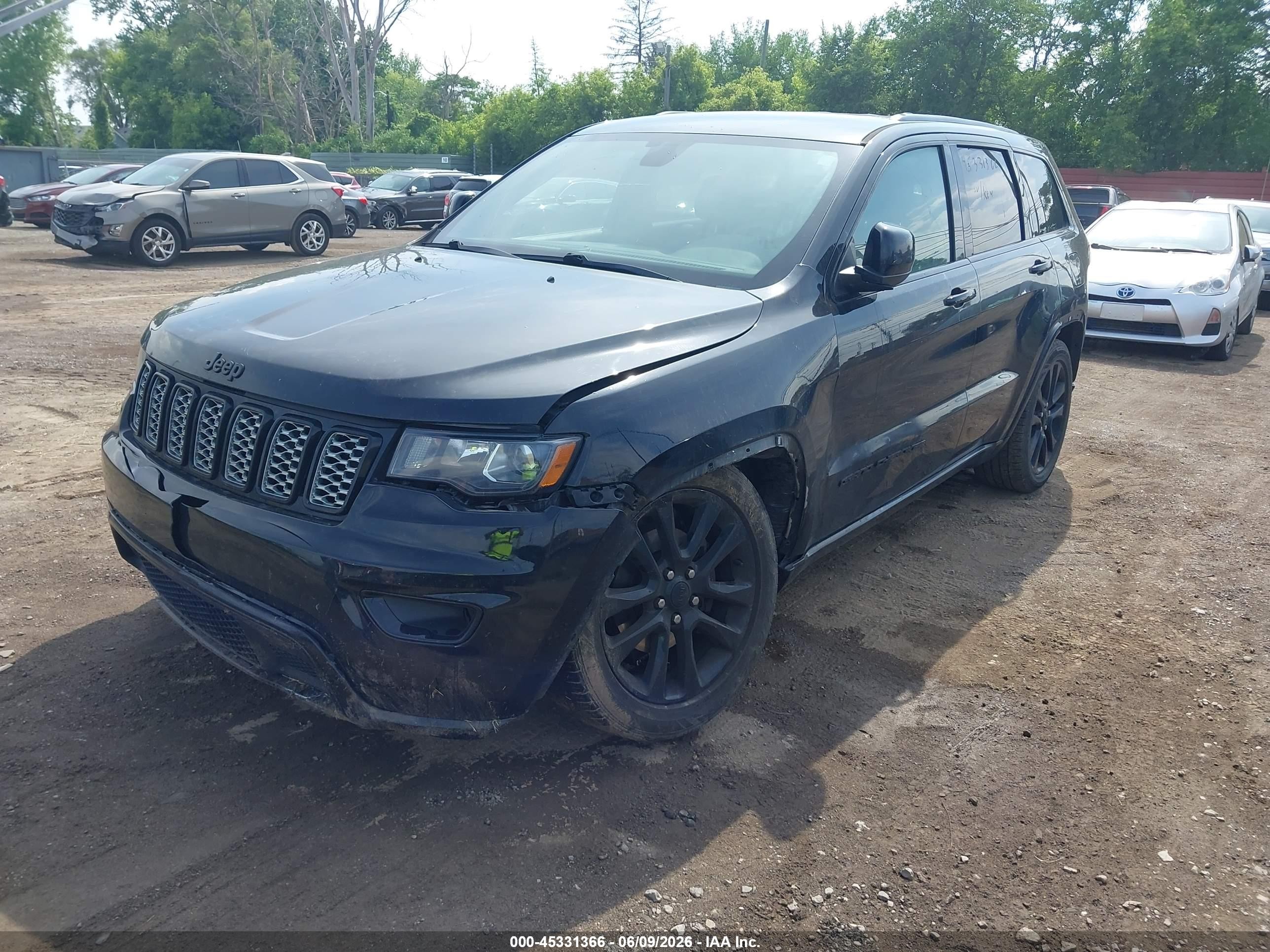 2018 Jeep Grand Cherokee Altitude 4x4 Черный vin: 1C4RJFAG8JC136203