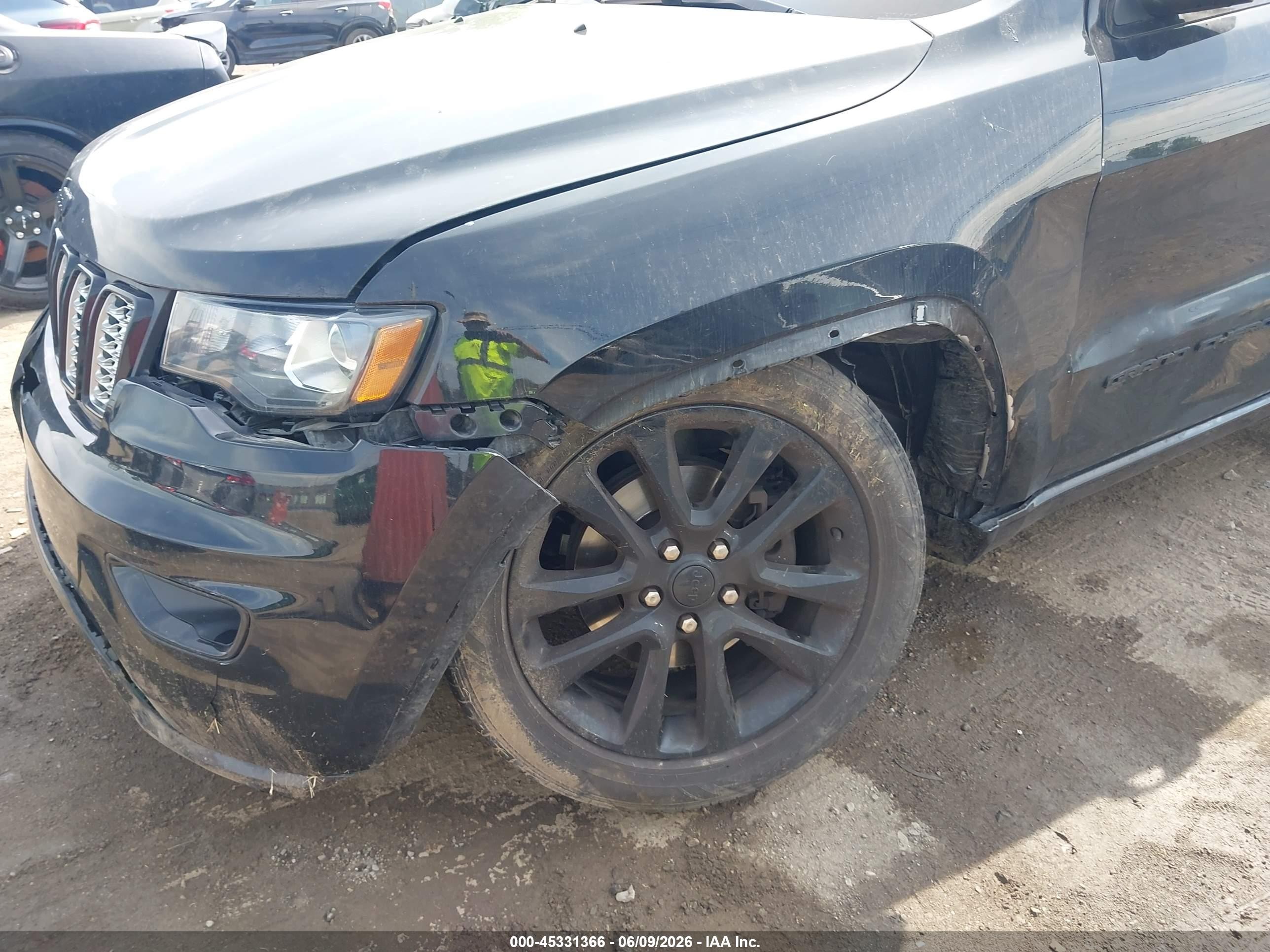 2018 Jeep Grand Cherokee Altitude 4x4 Черный vin: 1C4RJFAG8JC136203