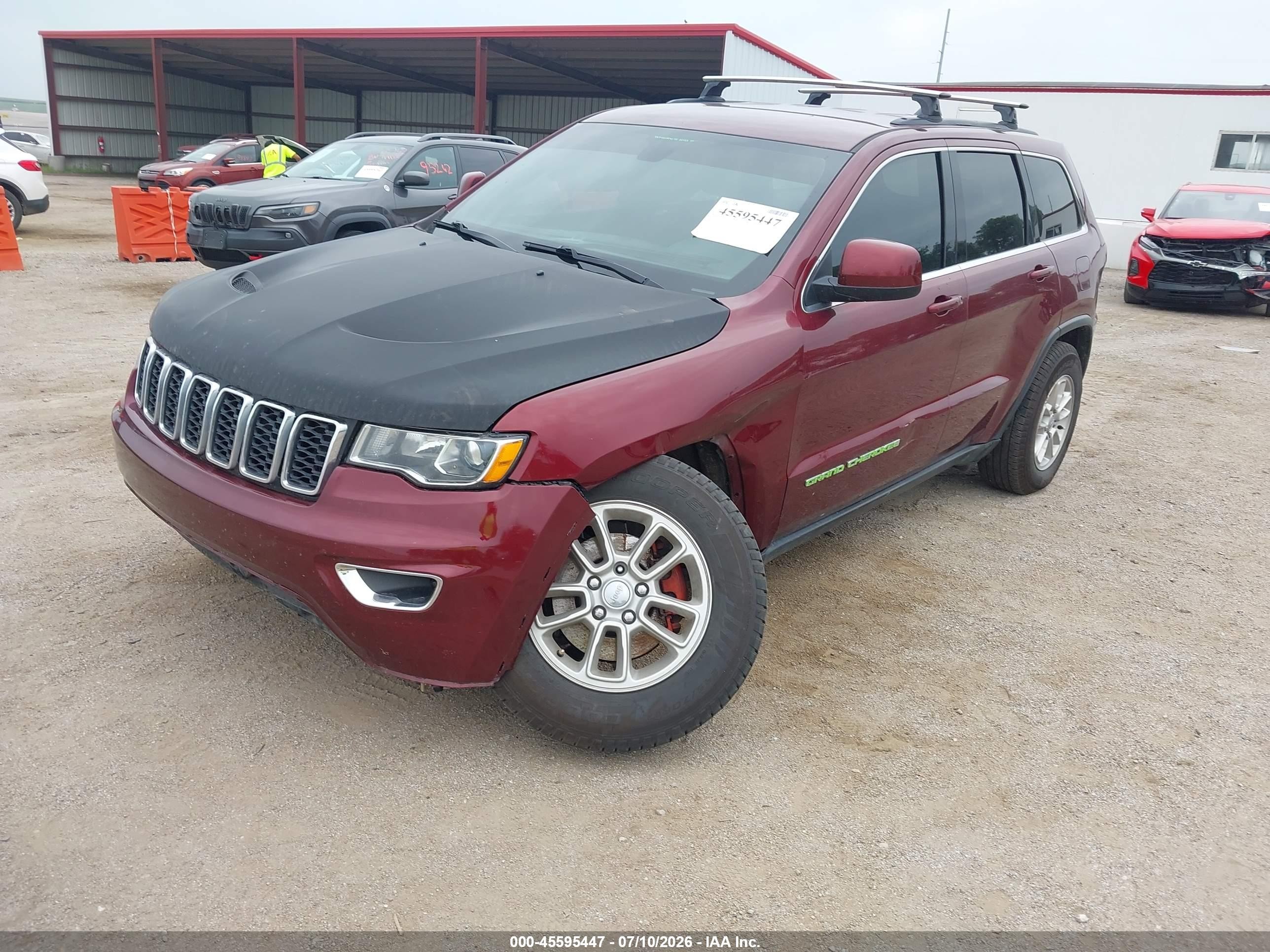 2019 Jeep Grand Cherokee Laredo 4x4 Red vin: 1C4RJFAG8KC667449