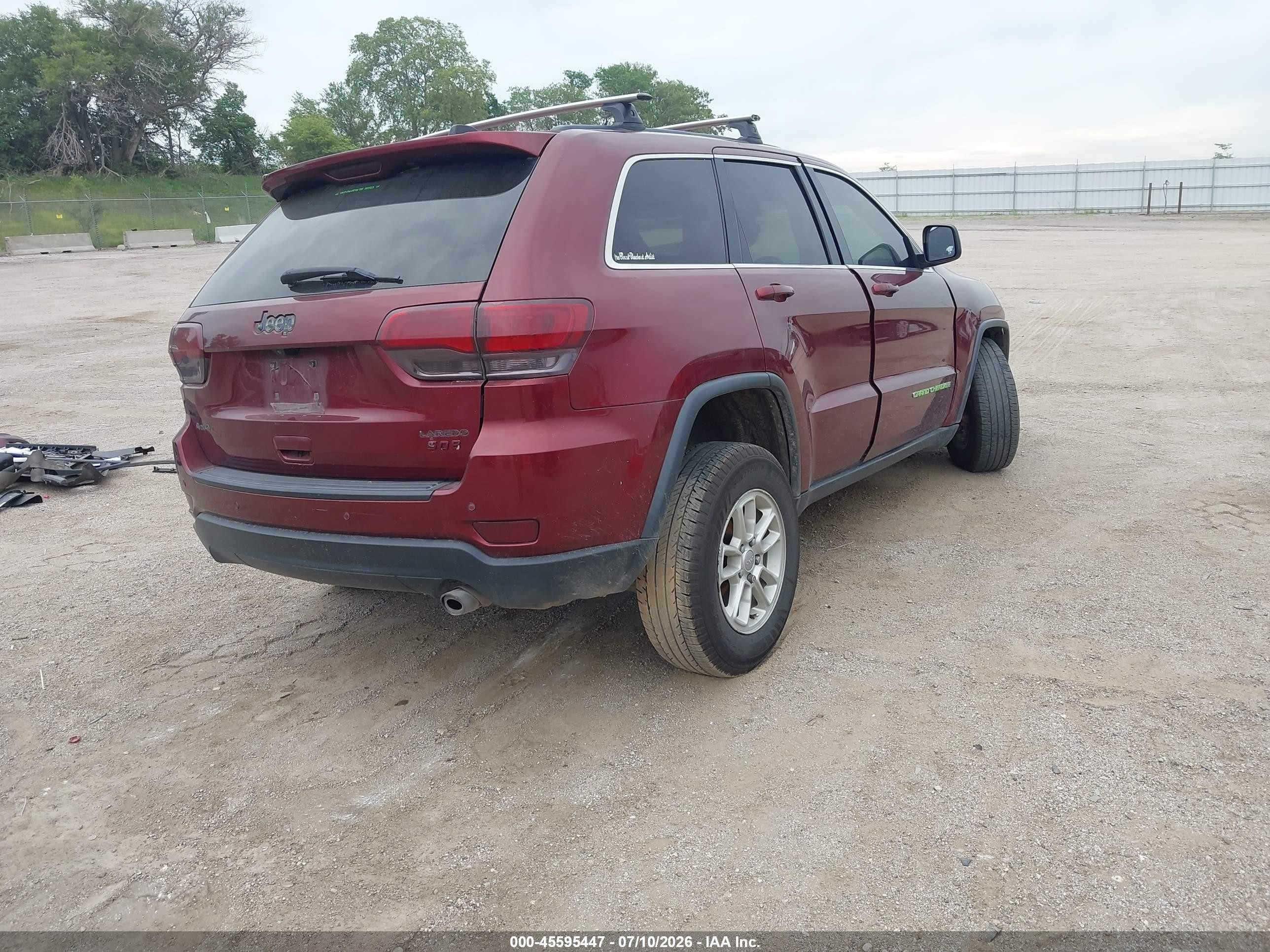 2019 Jeep Grand Cherokee Laredo 4x4 Red vin: 1C4RJFAG8KC667449