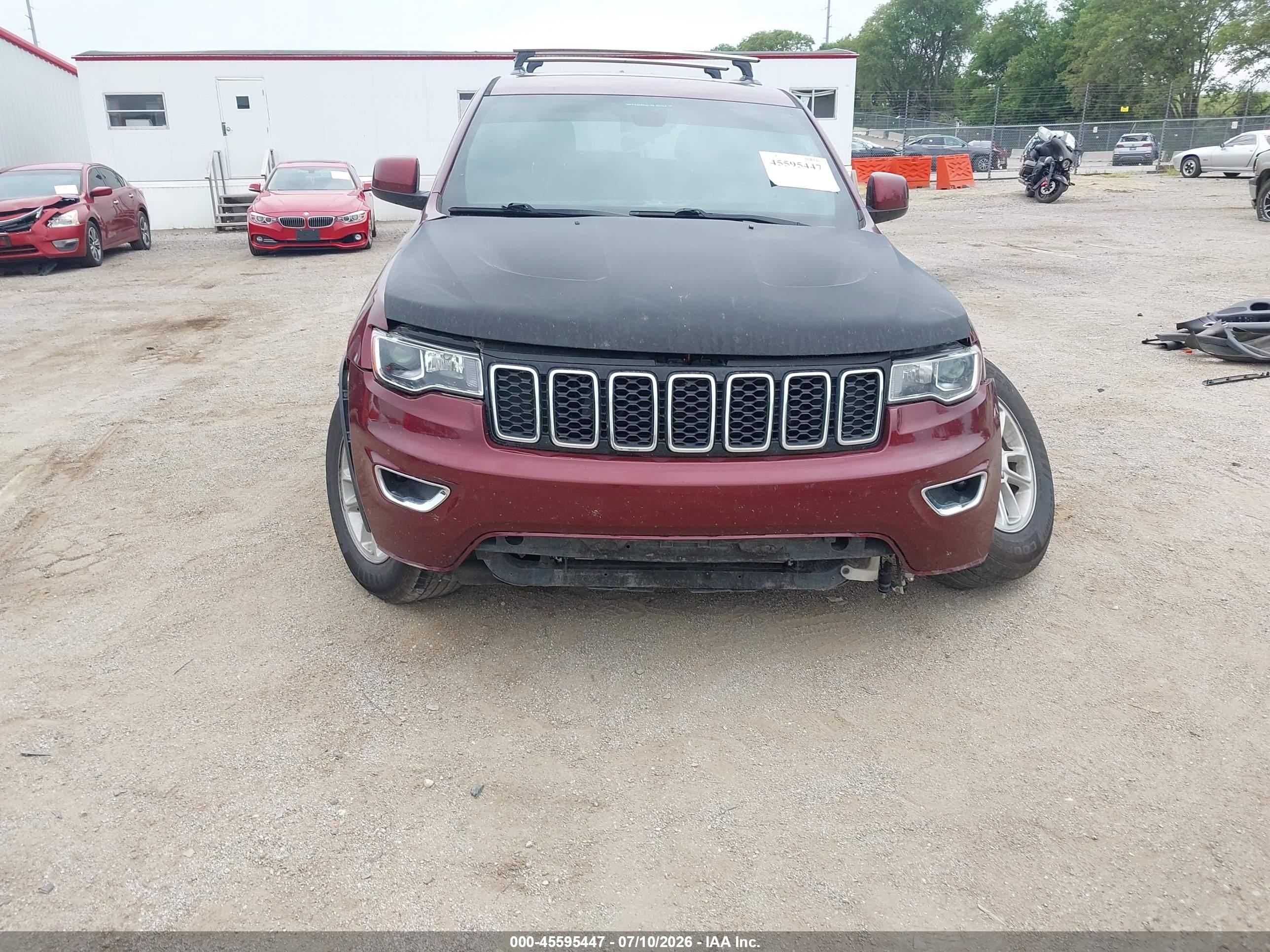 2019 Jeep Grand Cherokee Laredo 4x4 Red vin: 1C4RJFAG8KC667449