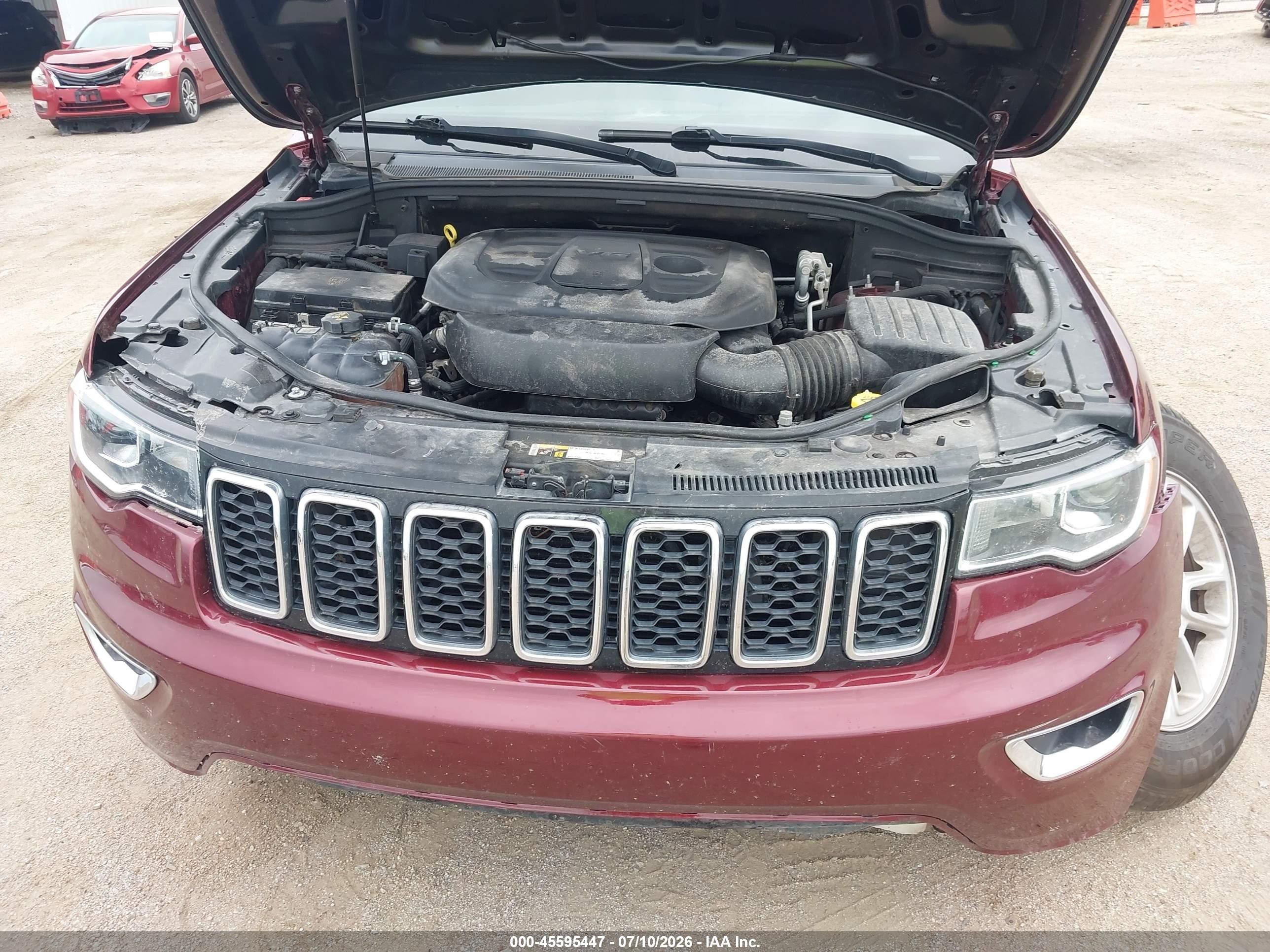 2019 Jeep Grand Cherokee Laredo 4x4 Red vin: 1C4RJFAG8KC667449