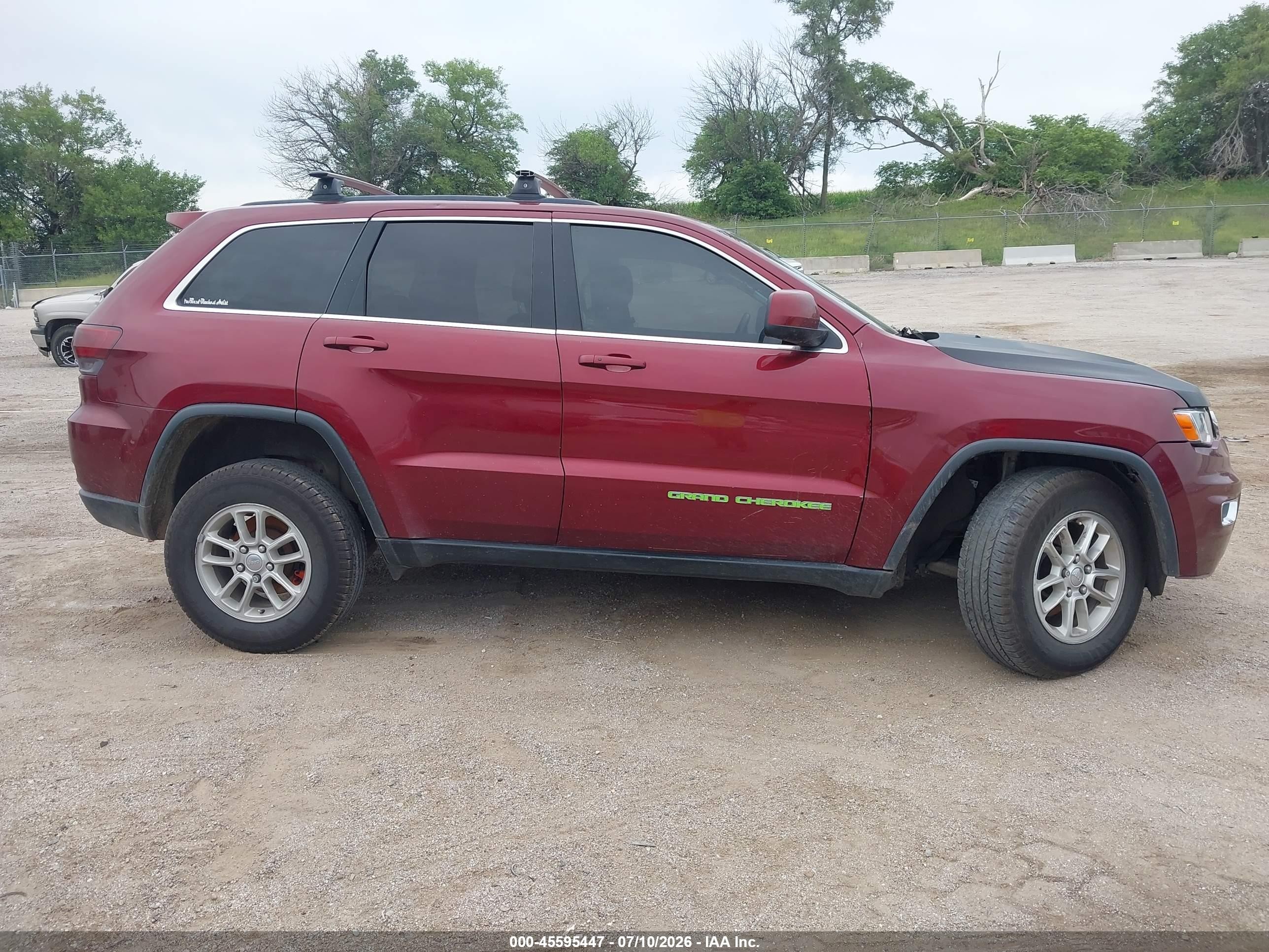 2019 Jeep Grand Cherokee Laredo 4x4 Red vin: 1C4RJFAG8KC667449