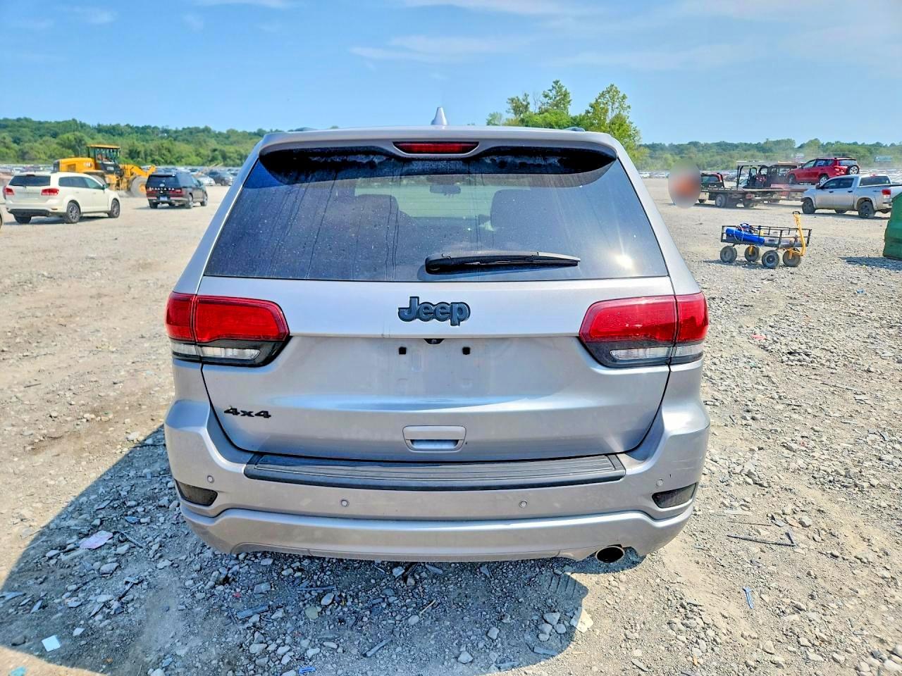 2021 Jeep Grand Cherokee Laredo Silver vin: 1C4RJFAG8MC542194
