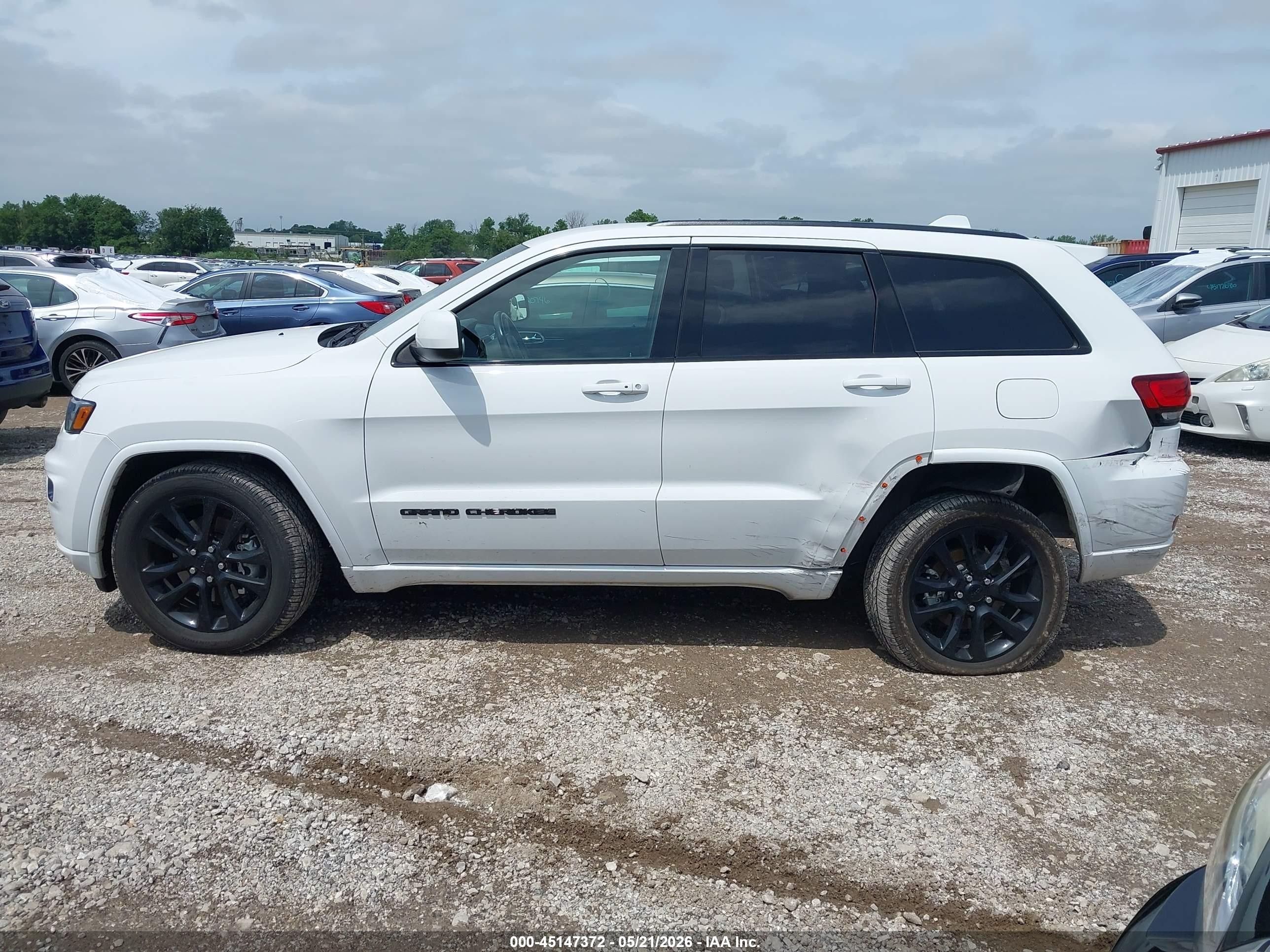 2021 Jeep Grand Cherokee Laredo X 4x4 White vin: 1C4RJFAG8MC549548