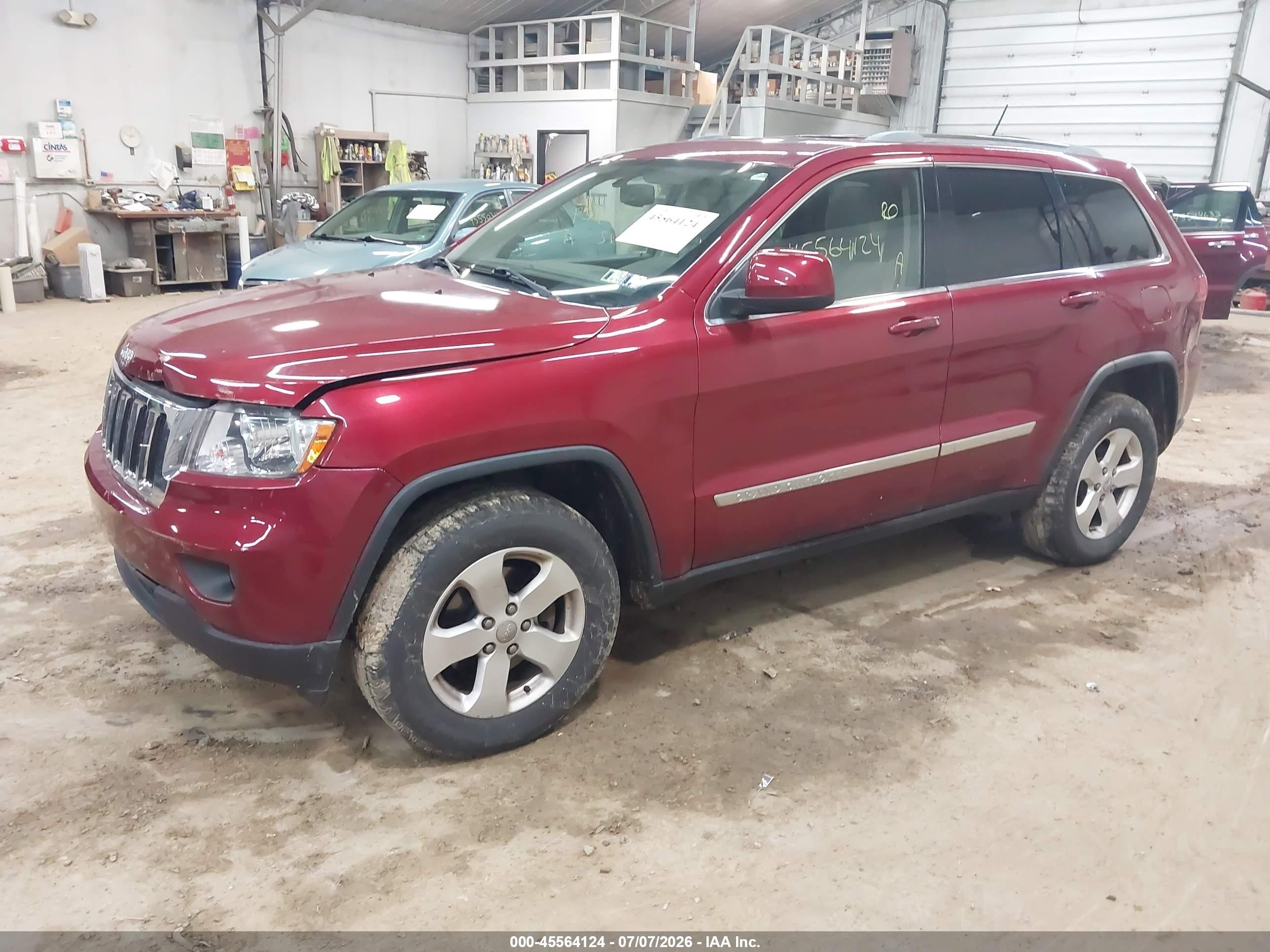 2012 Jeep Grand Cherokee Laredo Burgundy vin: 1C4RJFAG9CC113533