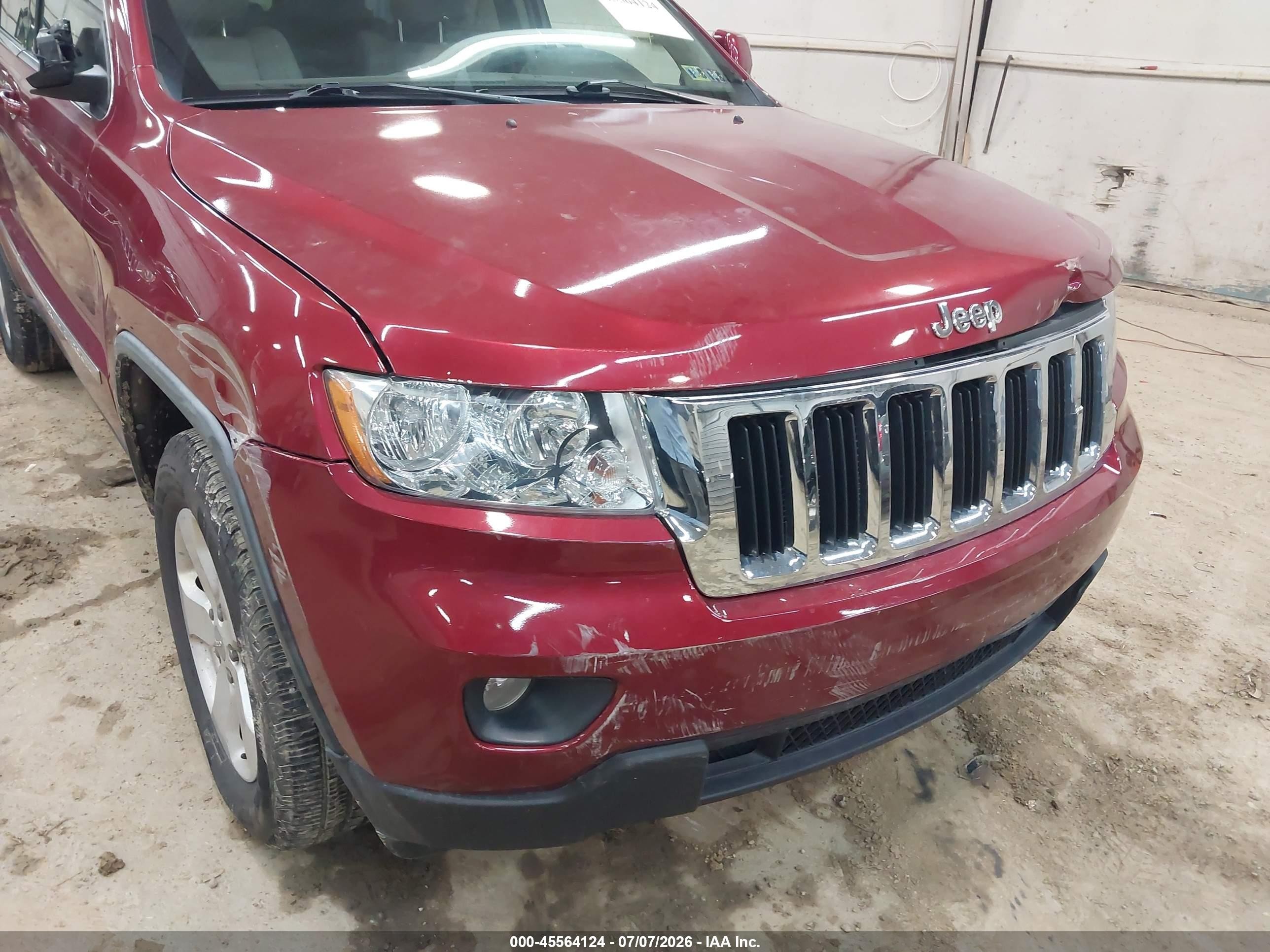 2012 Jeep Grand Cherokee Laredo Burgundy vin: 1C4RJFAG9CC113533