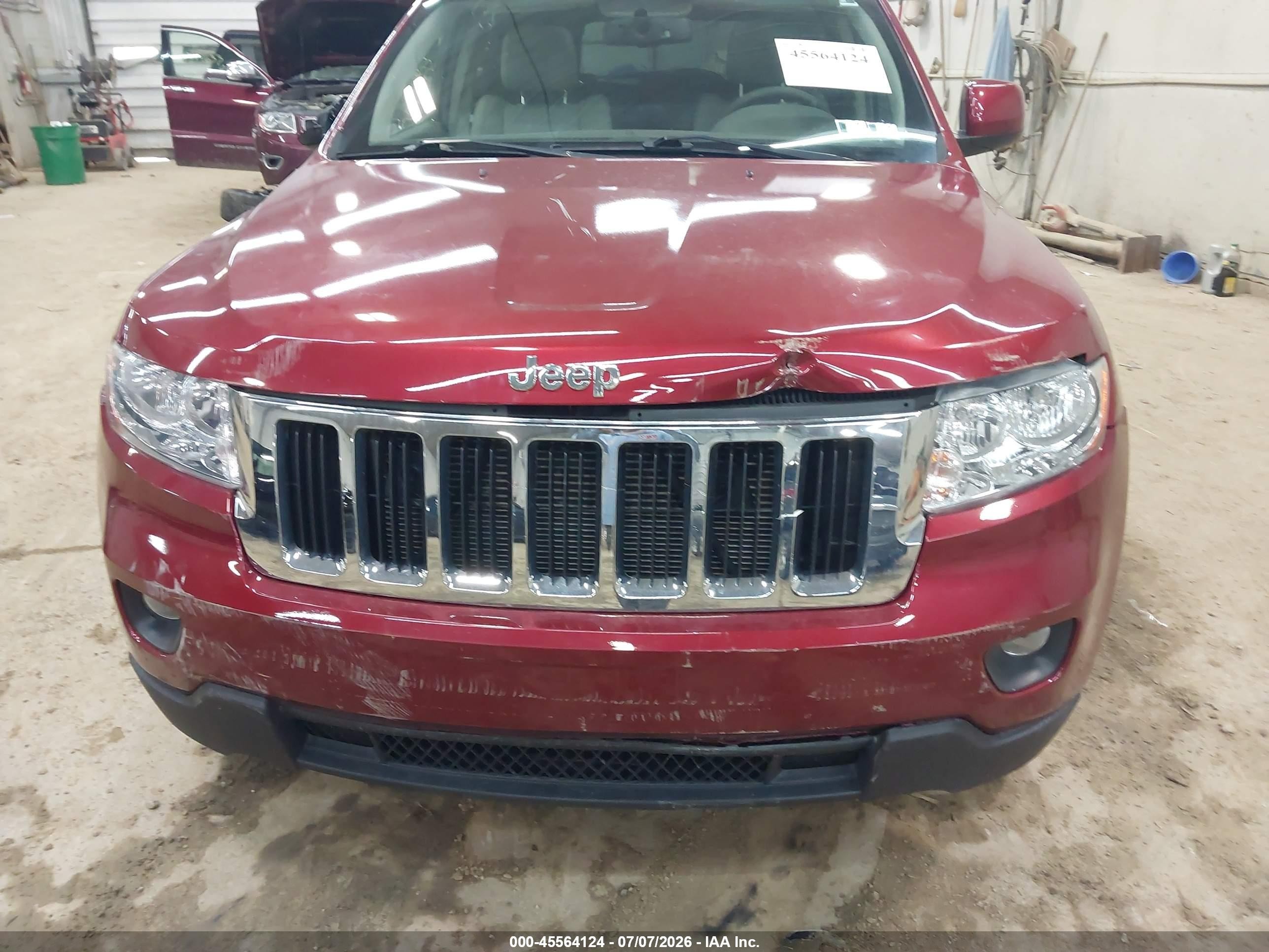 2012 Jeep Grand Cherokee Laredo Burgundy vin: 1C4RJFAG9CC113533