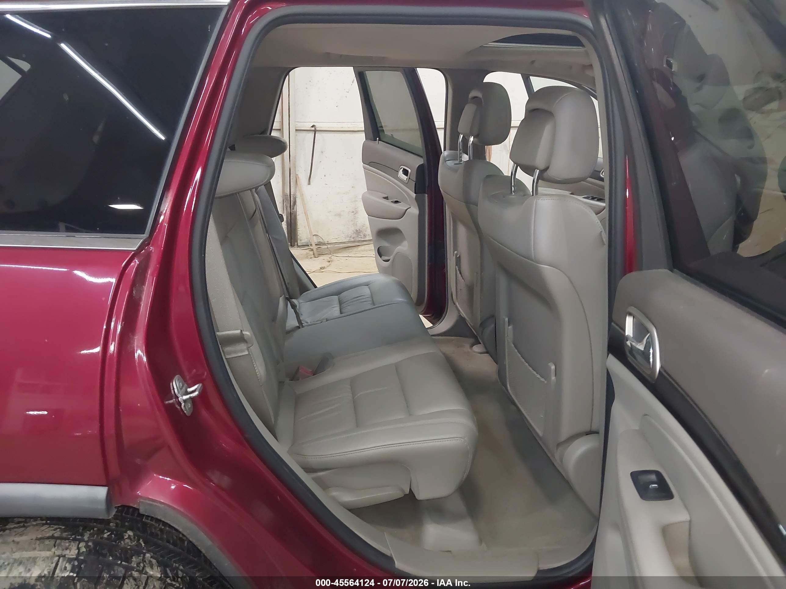 2012 Jeep Grand Cherokee Laredo Burgundy vin: 1C4RJFAG9CC113533