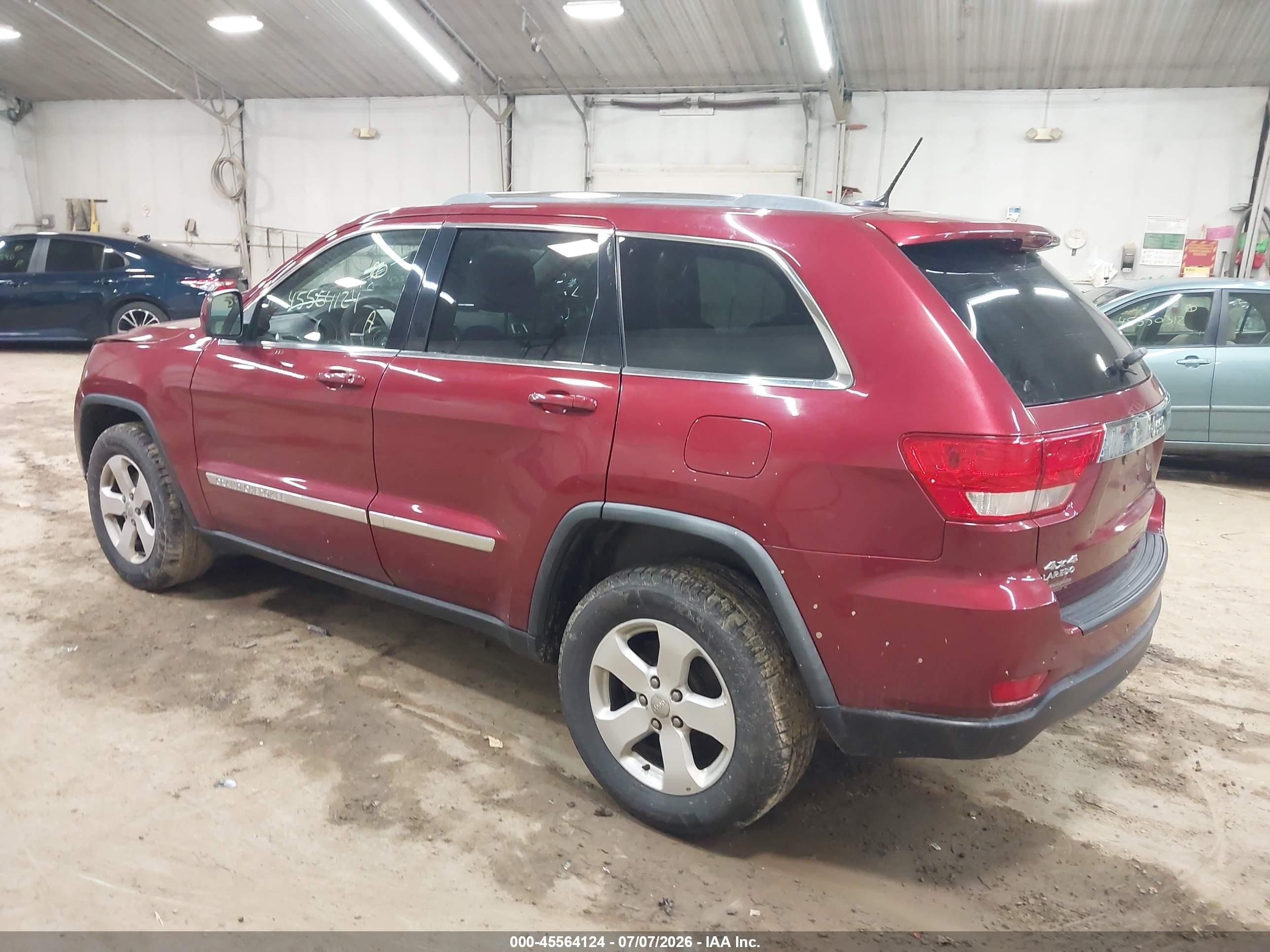 2012 Jeep Grand Cherokee Laredo Burgundy vin: 1C4RJFAG9CC113533