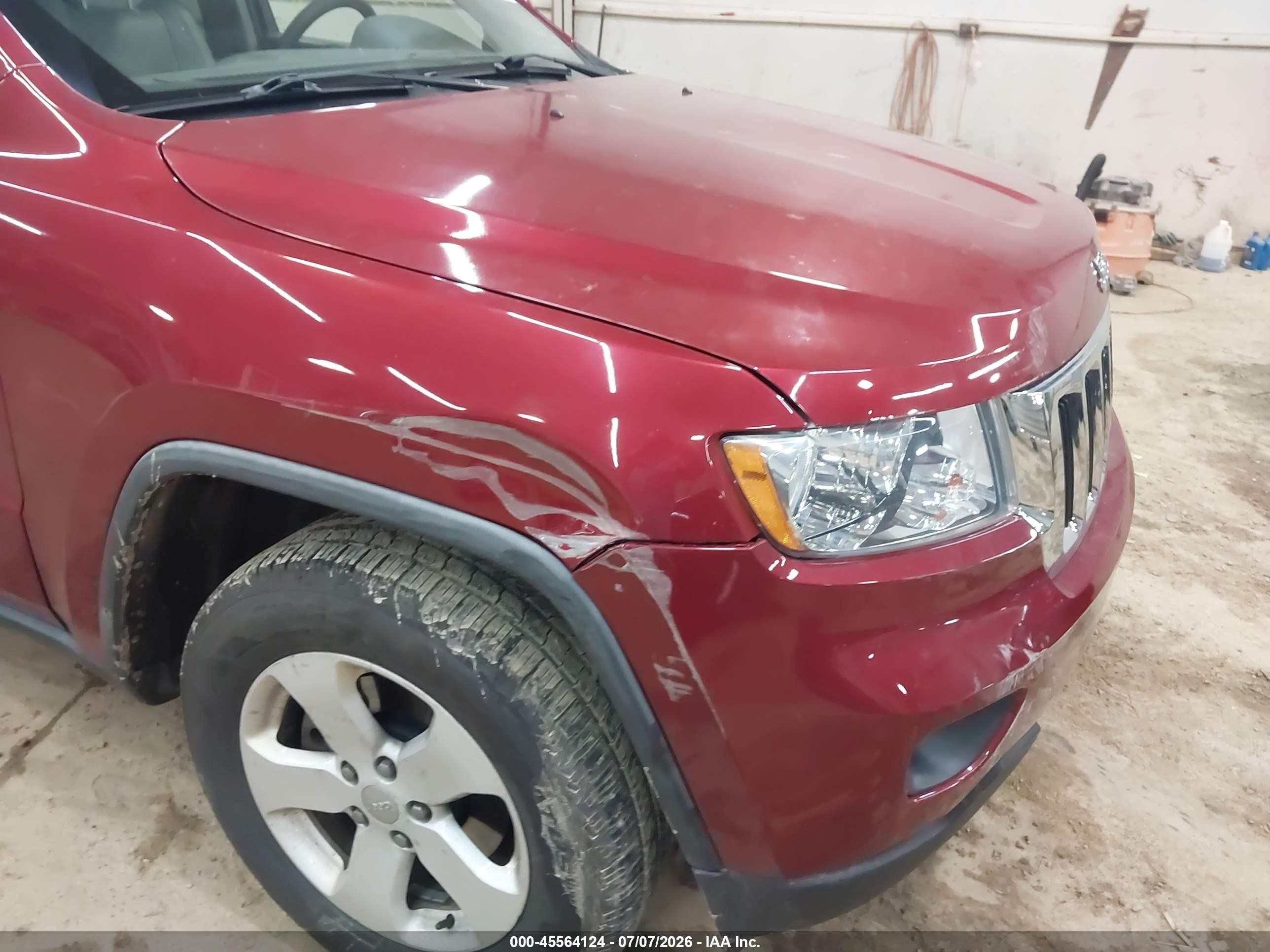 2012 Jeep Grand Cherokee Laredo Burgundy vin: 1C4RJFAG9CC113533