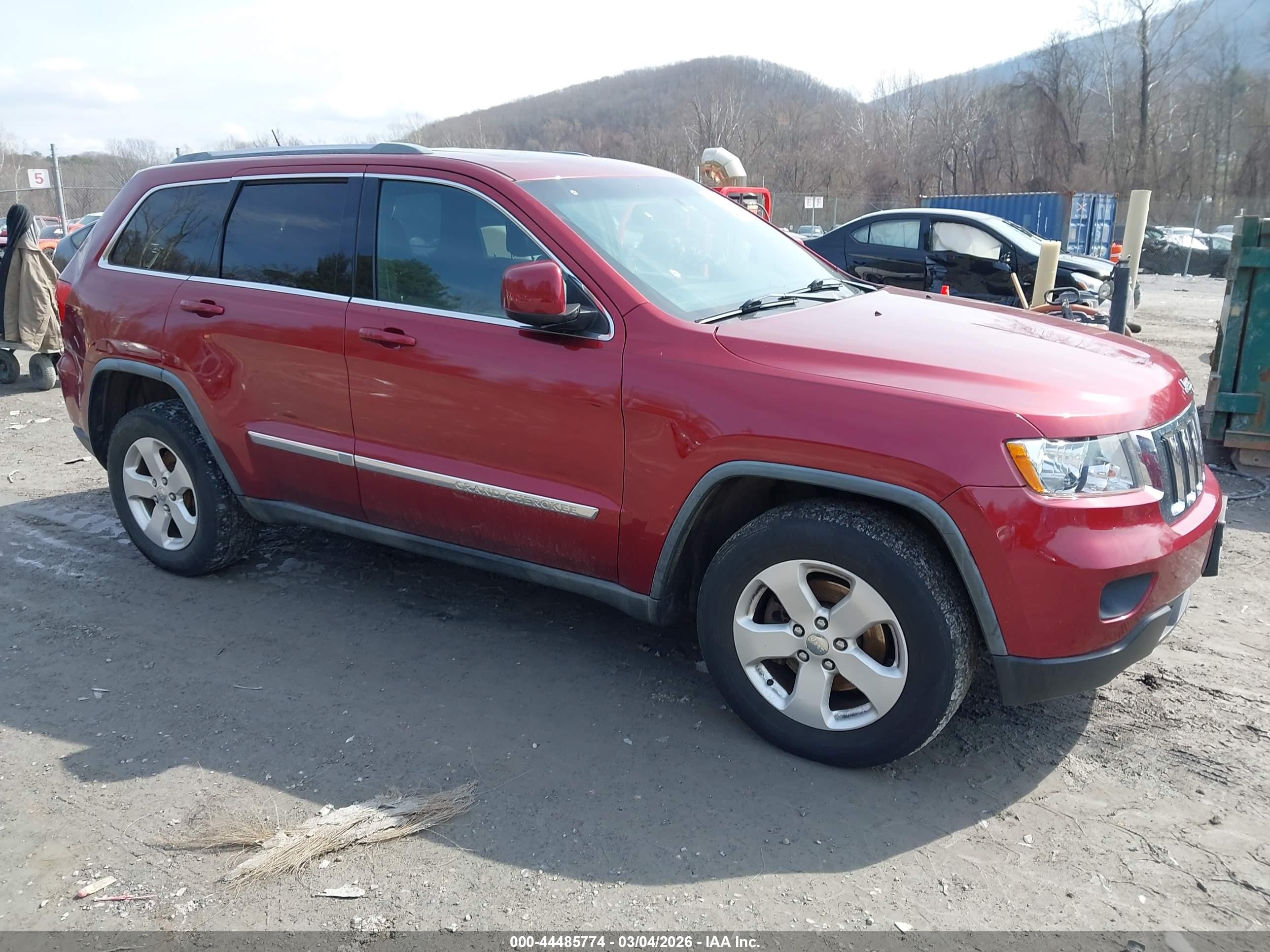 2012 Jeep Grand Cherokee Laredo Burgundy vin: 1C4RJFAG9CC115556