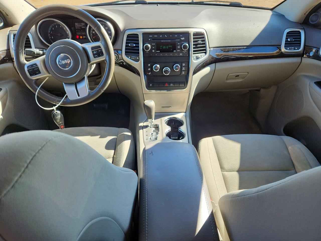 2012 Jeep Grand Cherokee Laredo Silver vin: 1C4RJFAG9CC141512