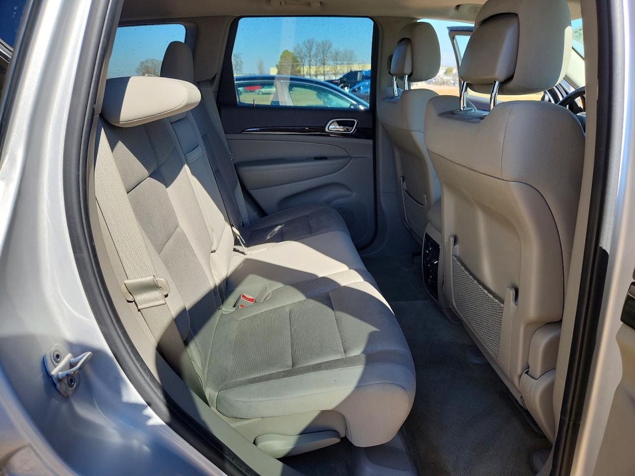 2012 Jeep Grand Cherokee Laredo Silver vin: 1C4RJFAG9CC141512