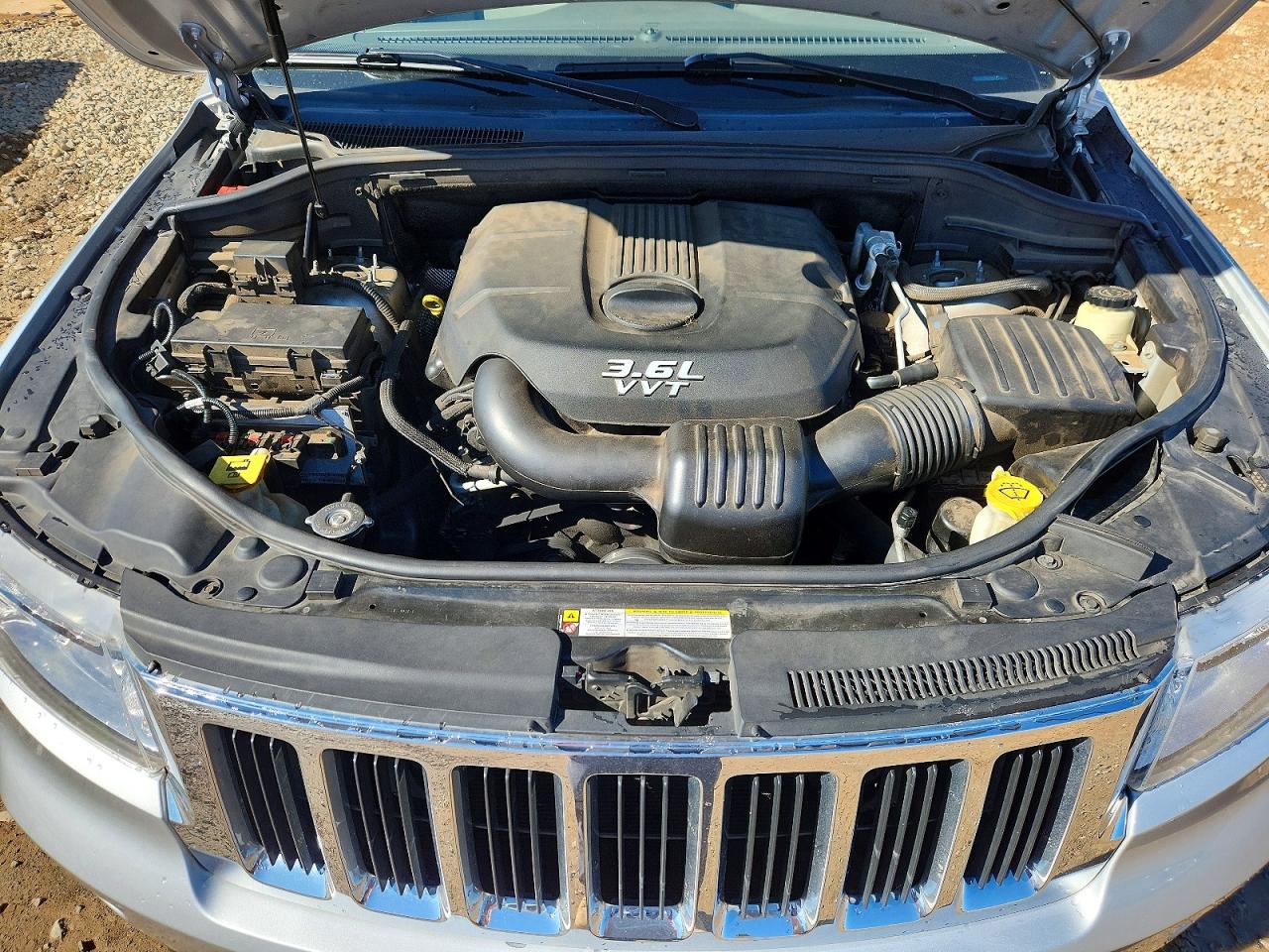 2012 Jeep Grand Cherokee Laredo Silver vin: 1C4RJFAG9CC141512