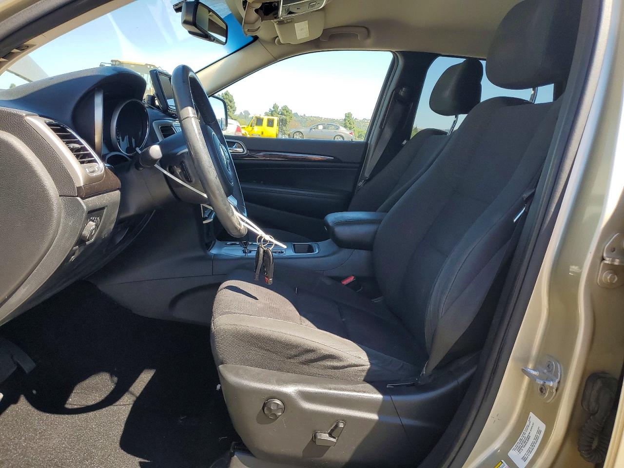 2012 Jeep Grand Cherokee Laredo Tan vin: 1C4RJFAG9CC160254