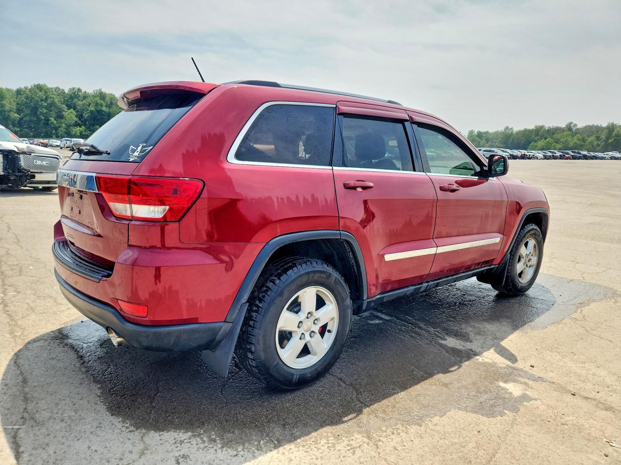 2012 Jeep Grand Cherokee Laredo Red vin: 1C4RJFAG9CC182027