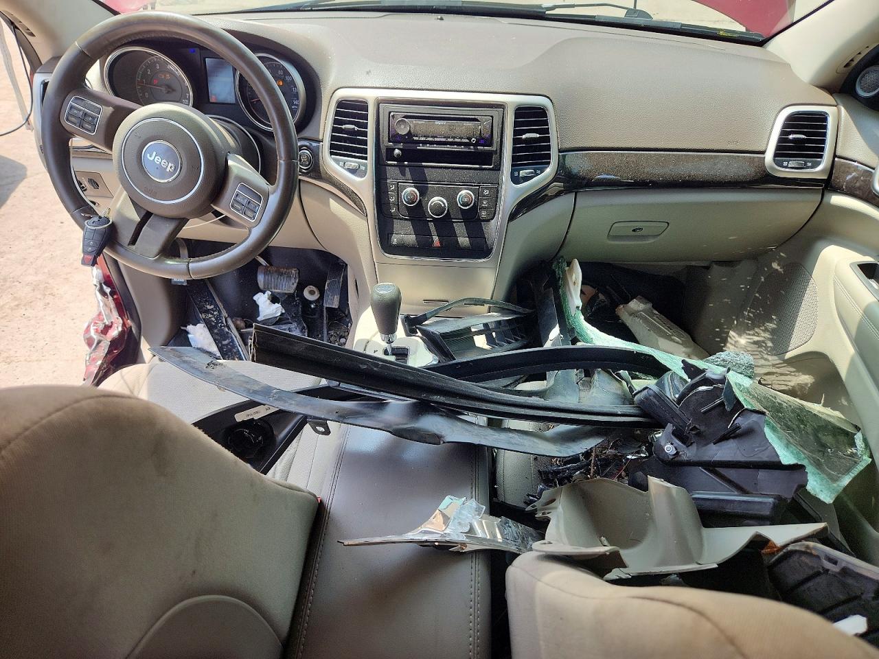 2012 Jeep Grand Cherokee Laredo Red vin: 1C4RJFAG9CC182027