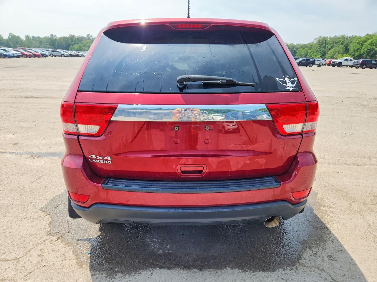2012 Jeep Grand Cherokee Laredo Red vin: 1C4RJFAG9CC182027
