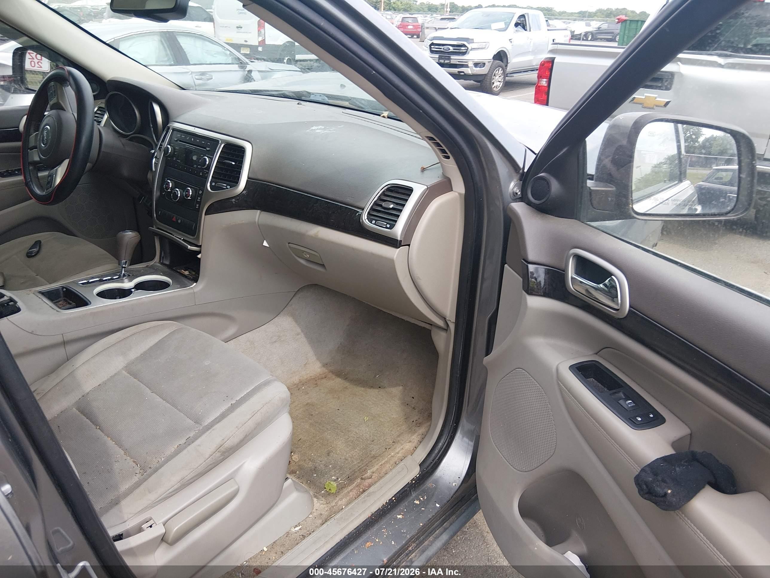 2012 Jeep Grand Cherokee Laredo Gray vin: 1C4RJFAG9CC222185