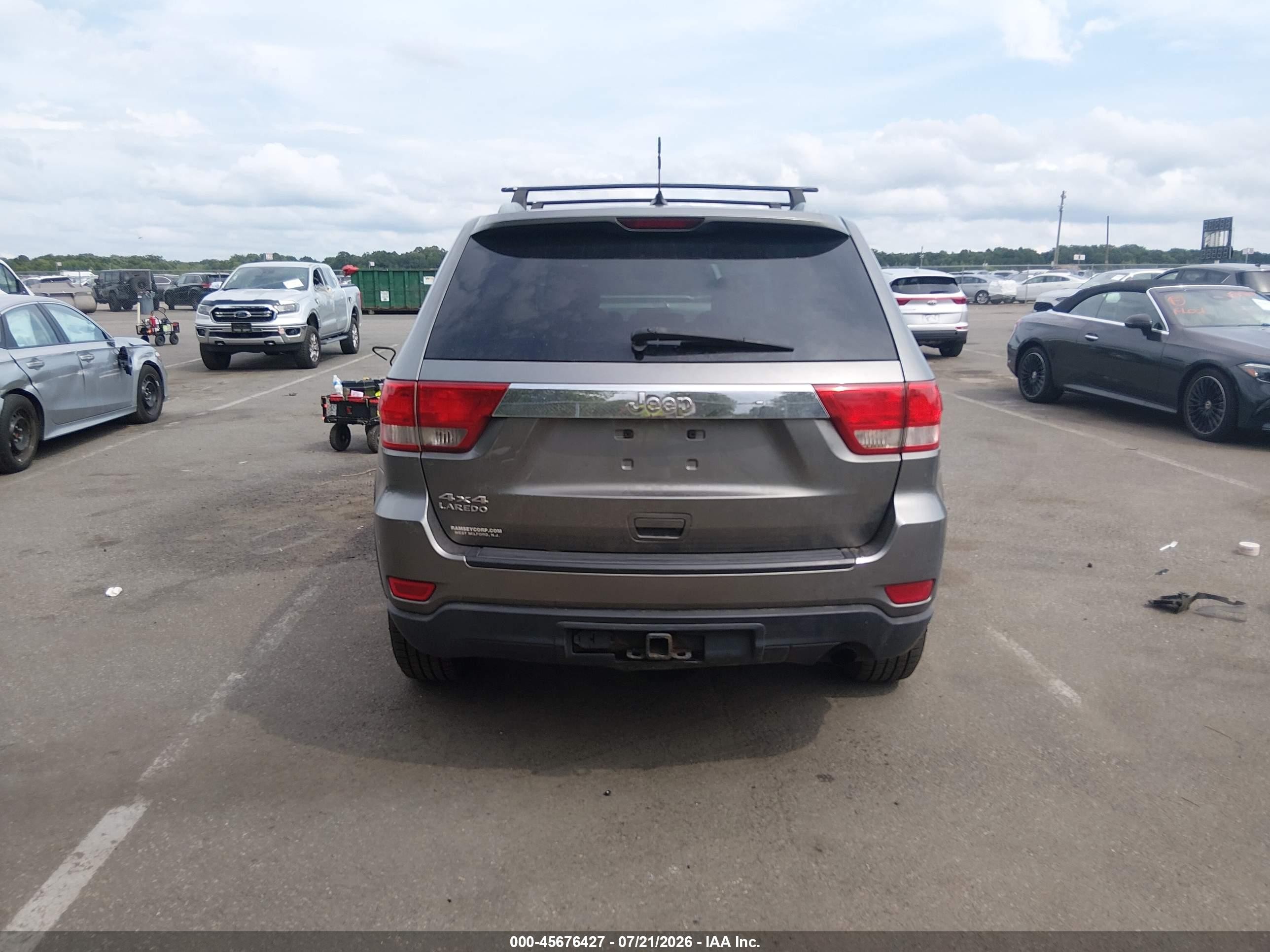 2012 Jeep Grand Cherokee Laredo Gray vin: 1C4RJFAG9CC222185