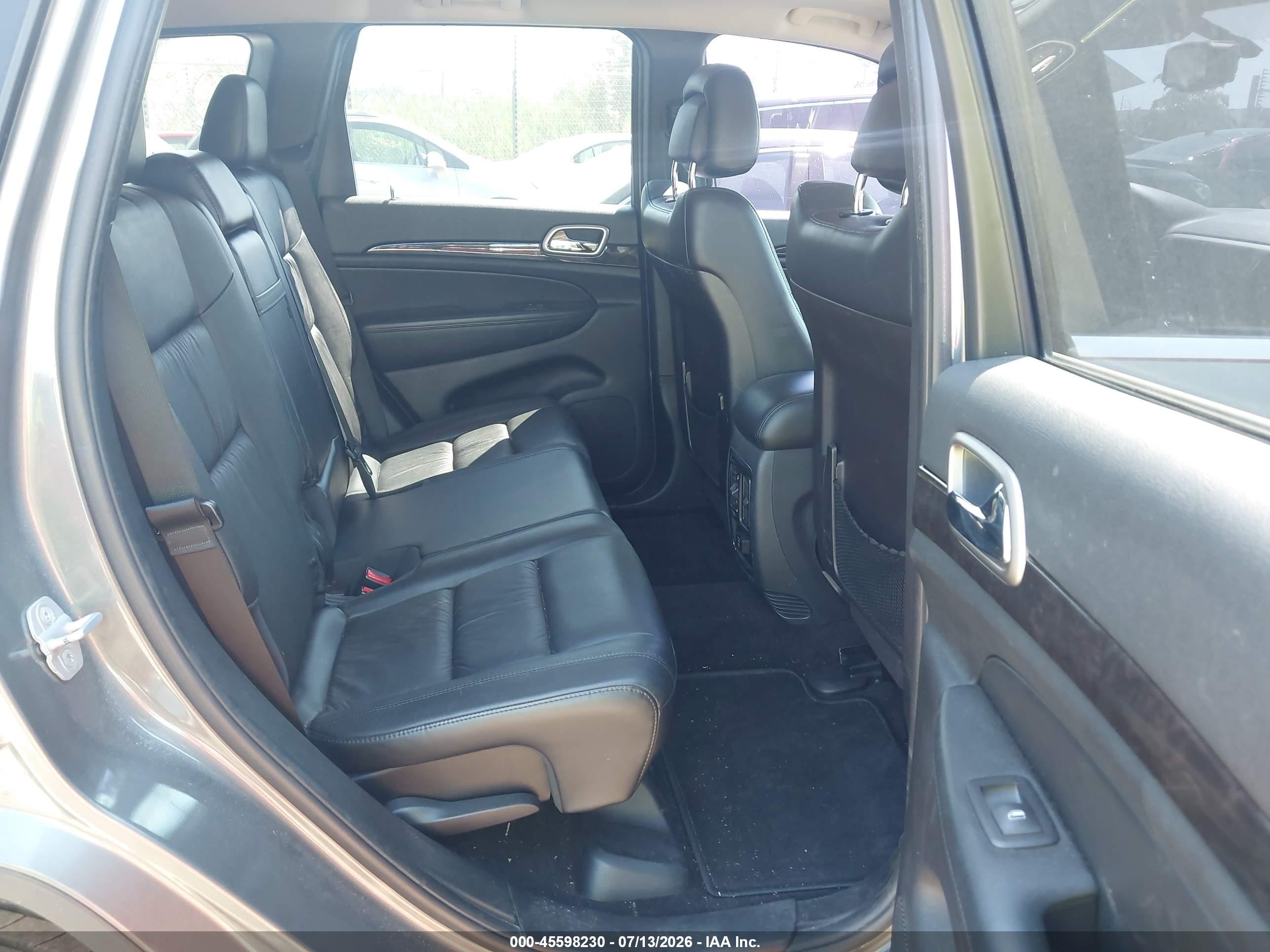 2012 Jeep Grand Cherokee Laredo Gray vin: 1C4RJFAG9CC249161