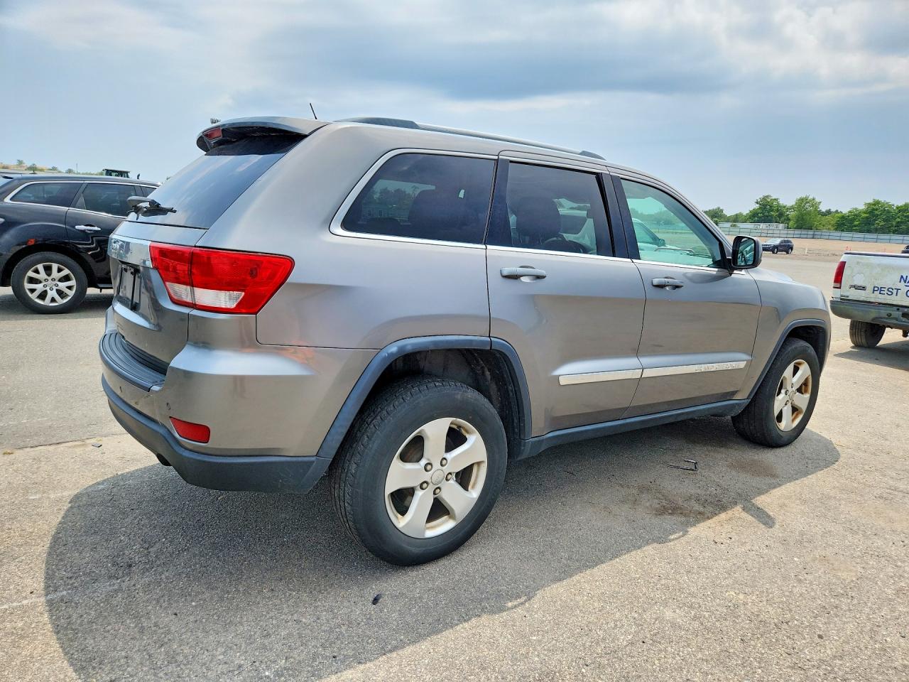 2012 Jeep Grand Cherokee Laredo Gray vin: 1C4RJFAG9CC281379