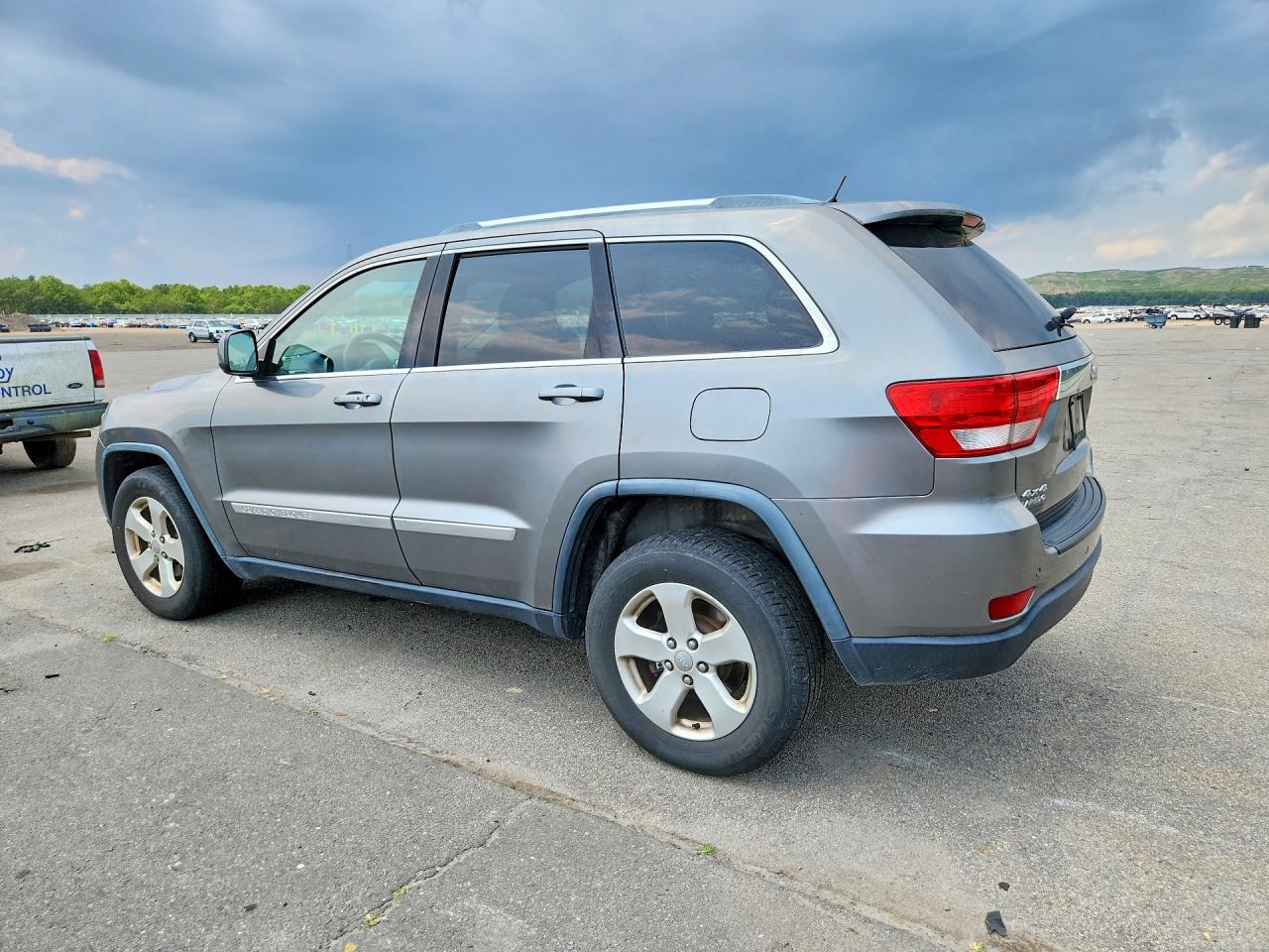 2012 Jeep Grand Cherokee Laredo Gray vin: 1C4RJFAG9CC281379
